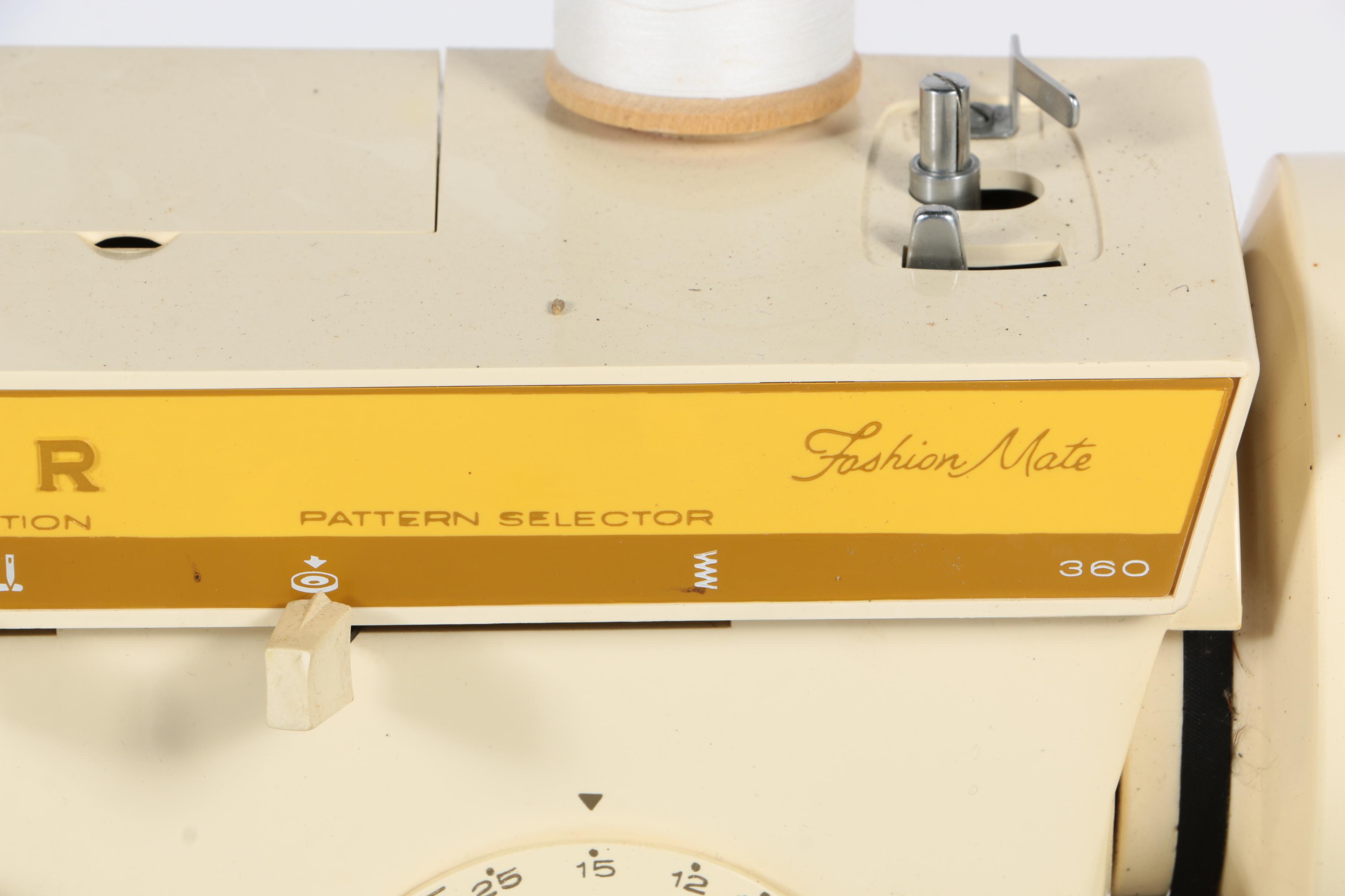 Vintage Singer "Fashion Mate" Sewing Machine