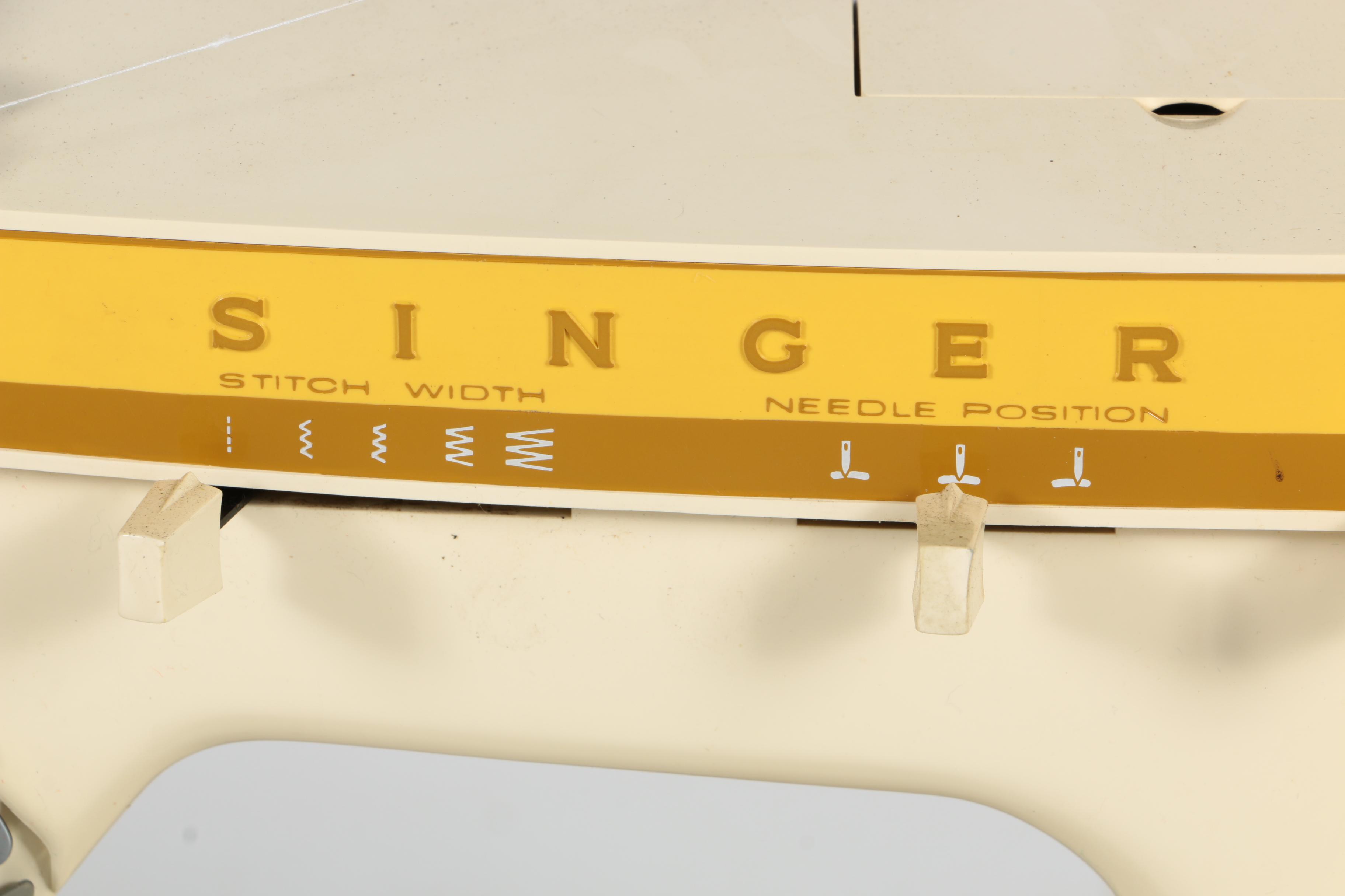 Vintage Singer "Fashion Mate" Sewing Machine