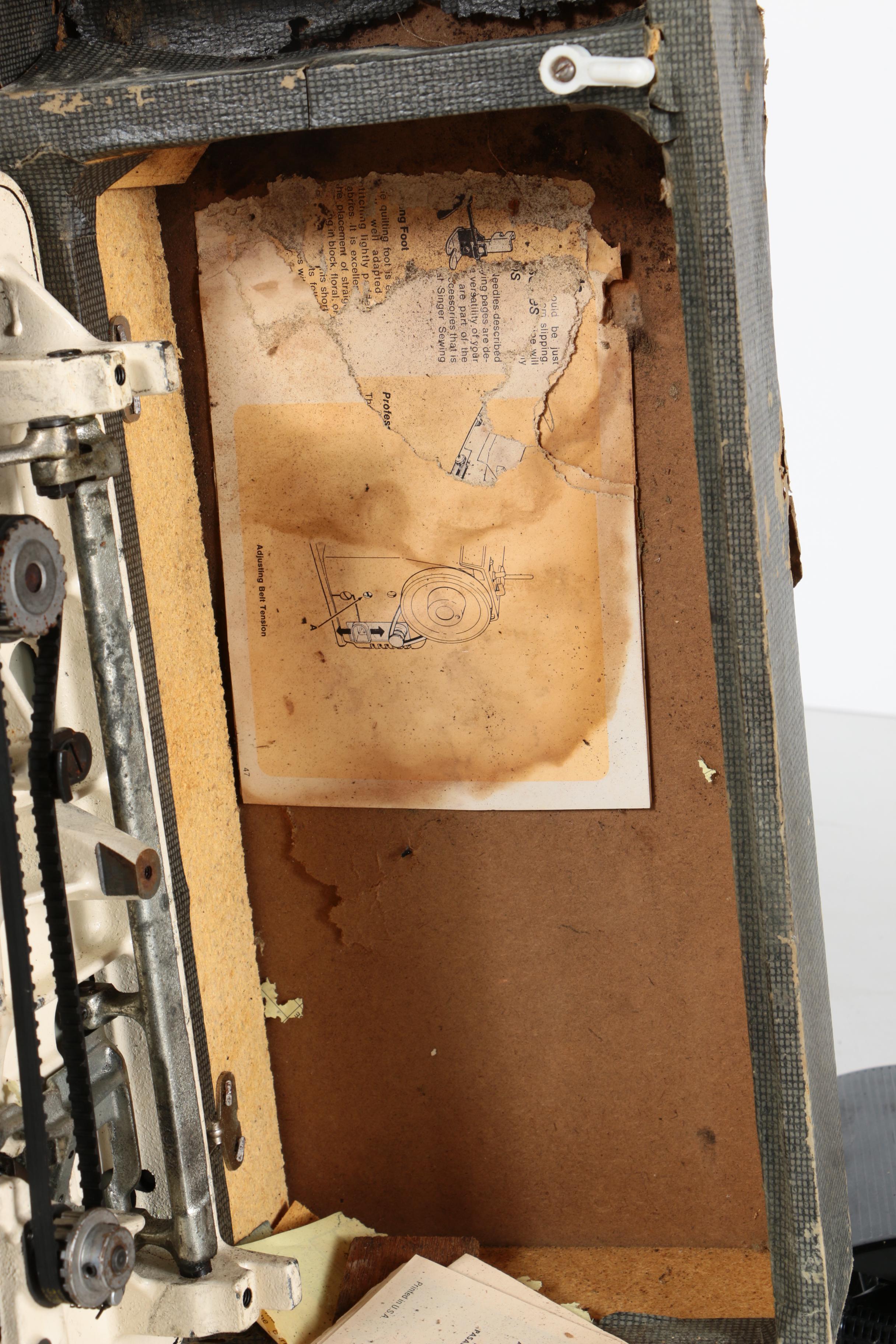 Vintage Singer "Fashion Mate" Sewing Machine