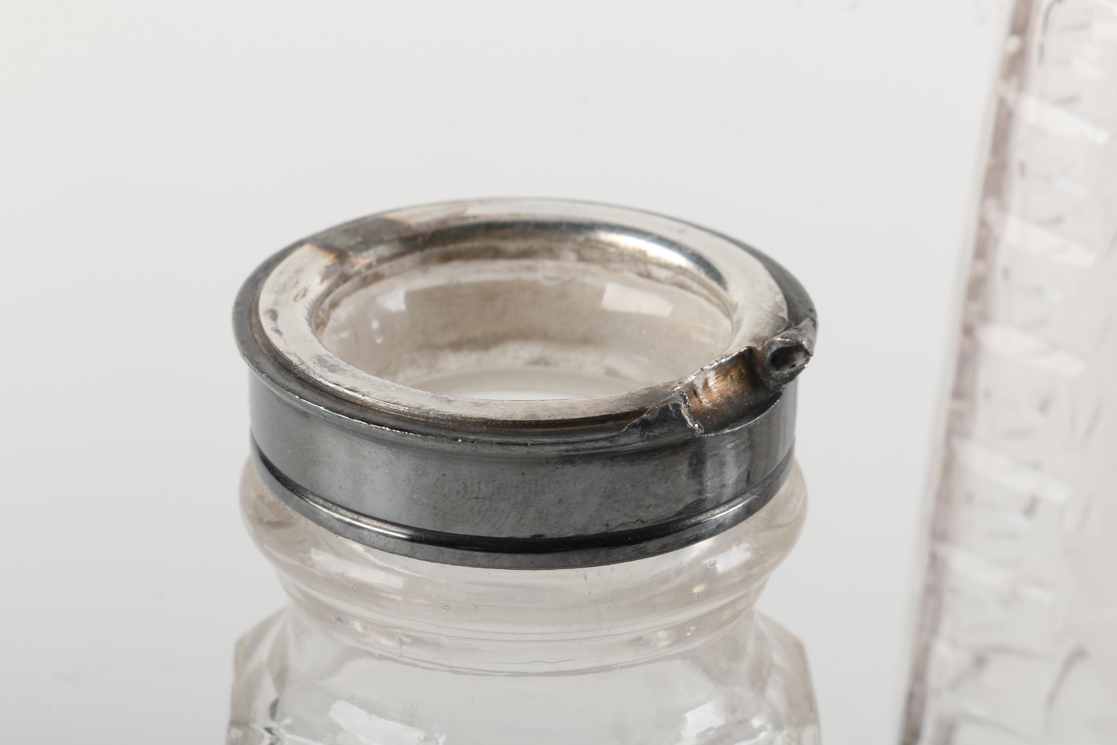 Meriden Britania Co. Silver Plate and Glass Cruet Set