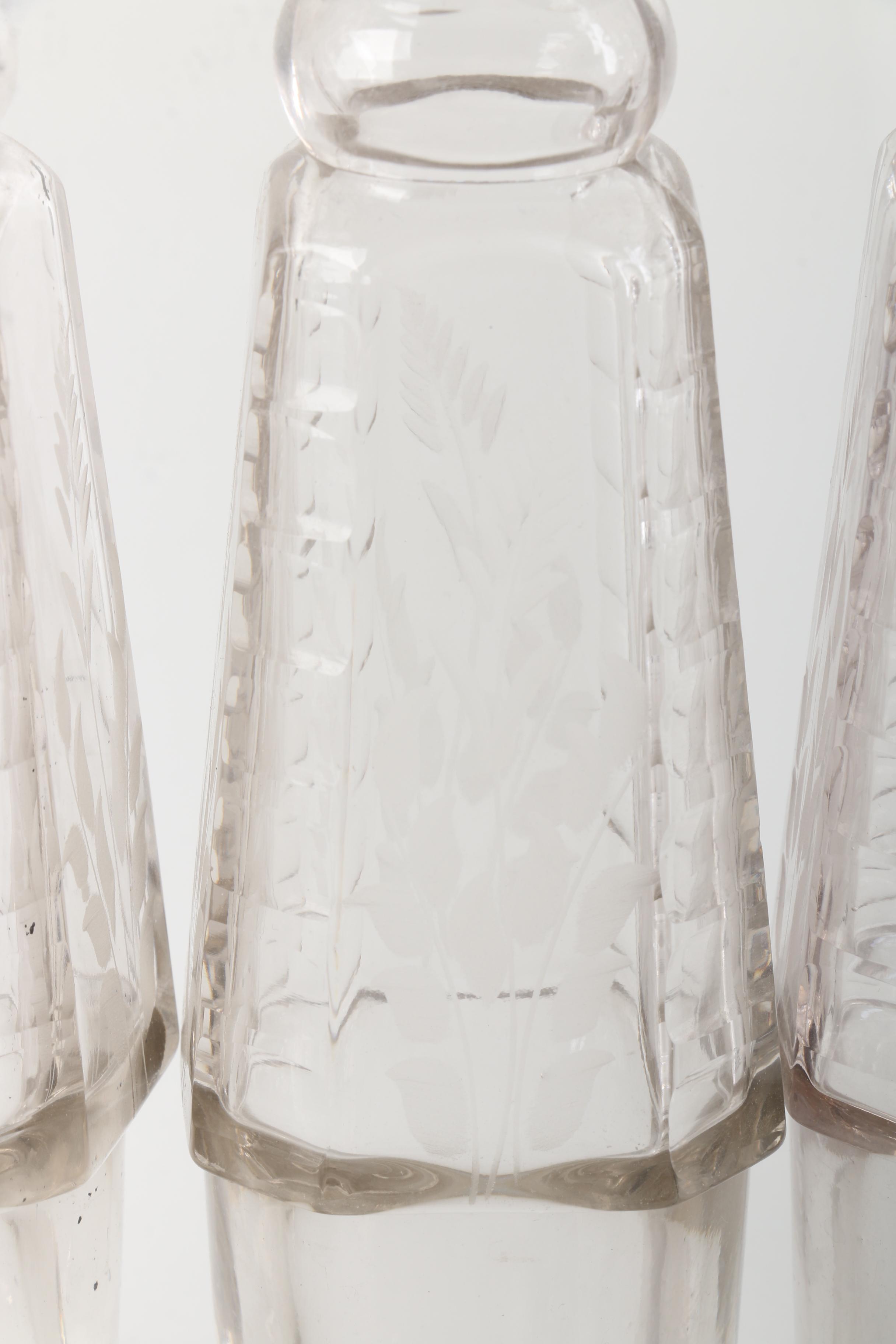 Meriden Britania Co. Silver Plate and Glass Cruet Set