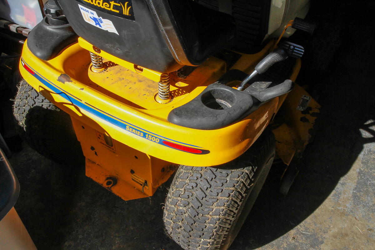 Cub Cadet 1517 Lawn Tractor