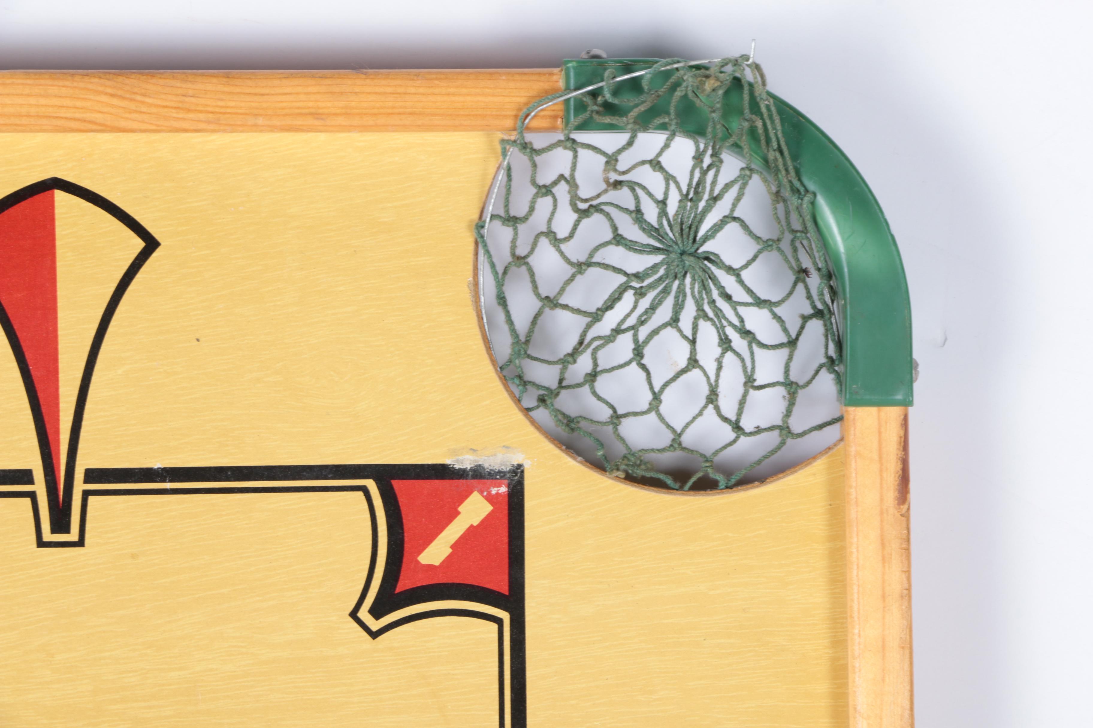 Merdel Game MFG Vintage Carrom Board