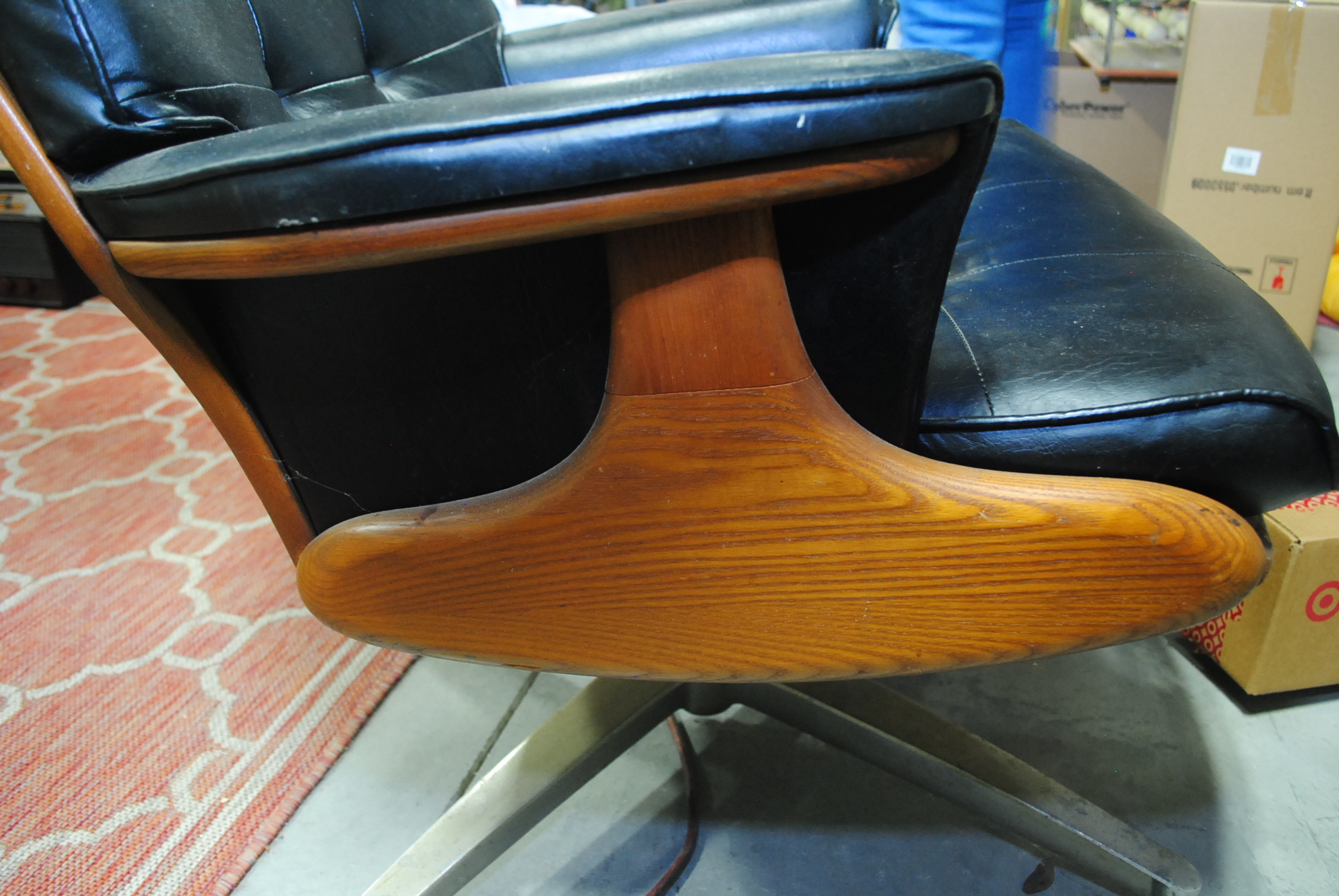 Vintage Mid Century Modern Lounge Chair and Ottoman by Heywood-Wakefield