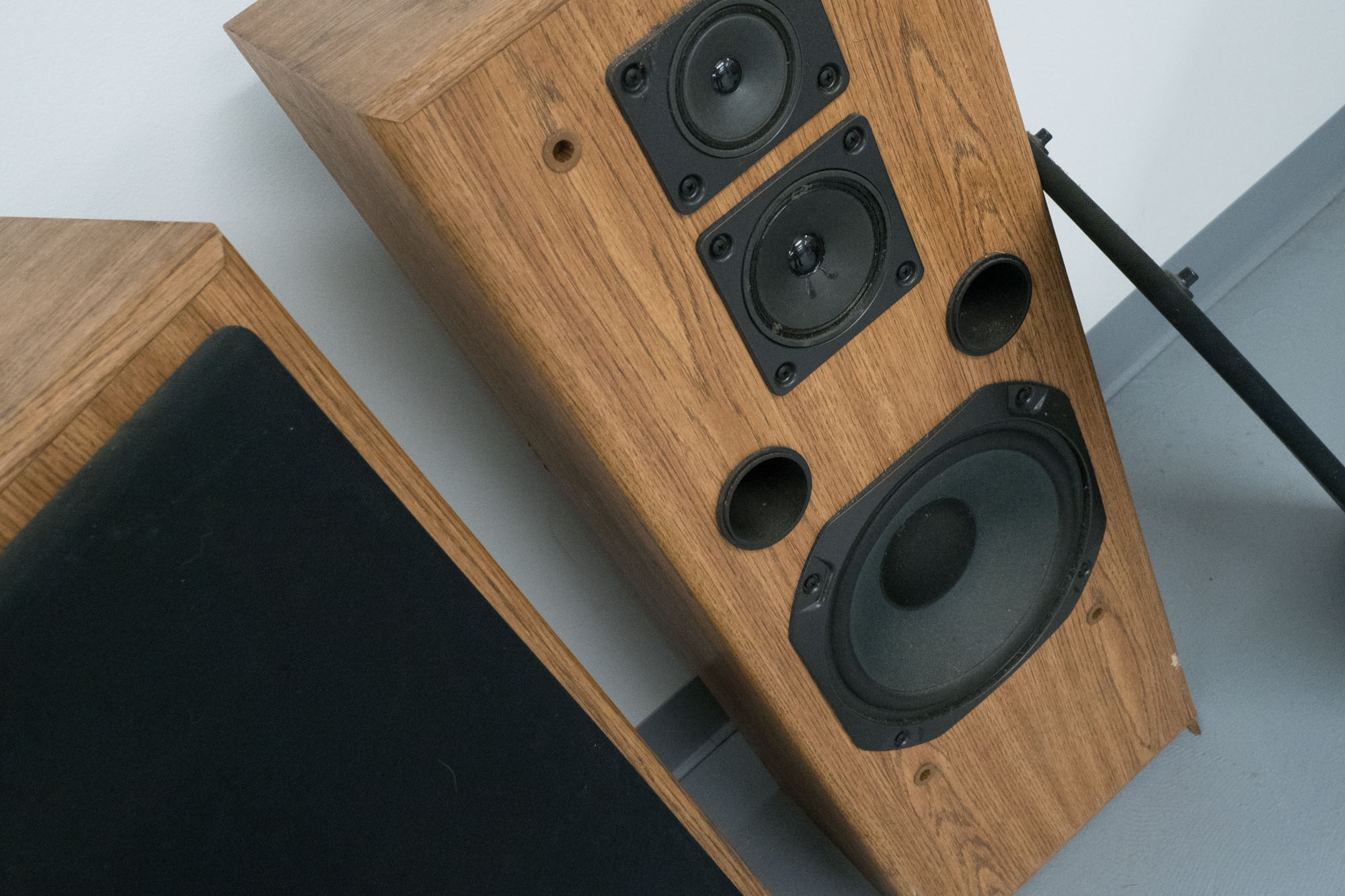 Vintage Fisher STV-9005 Floorstanding Speakers