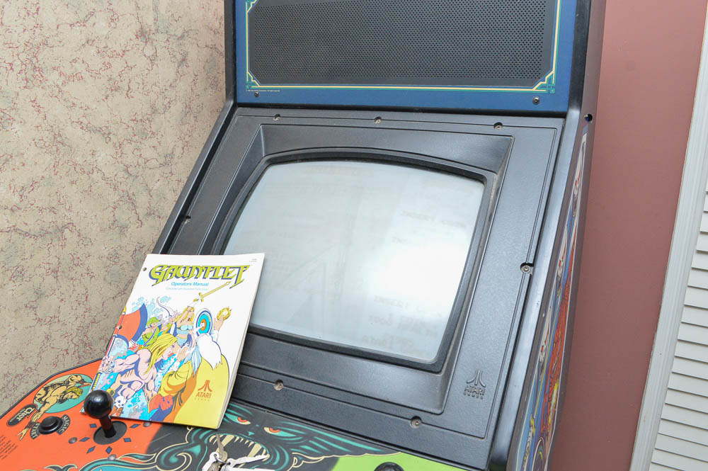 Atari "Gauntlet" Arcade Game