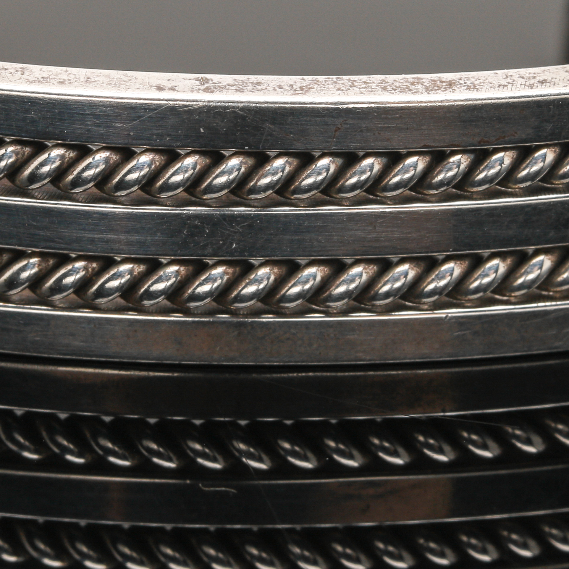 Tahe Navajo Diné Sterling Silver Wire Cuff Bangle