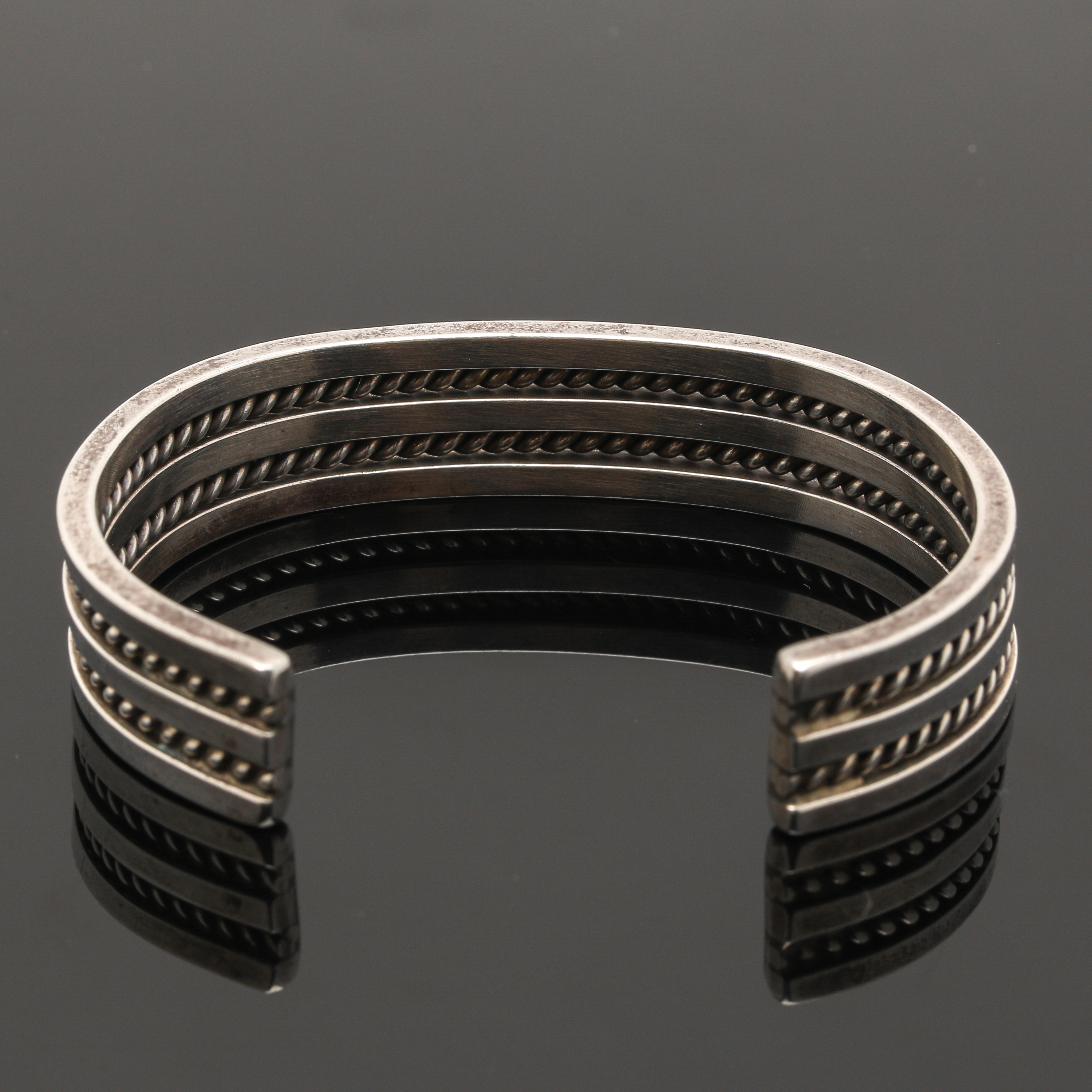 Tahe Navajo Diné Sterling Silver Wire Cuff Bangle