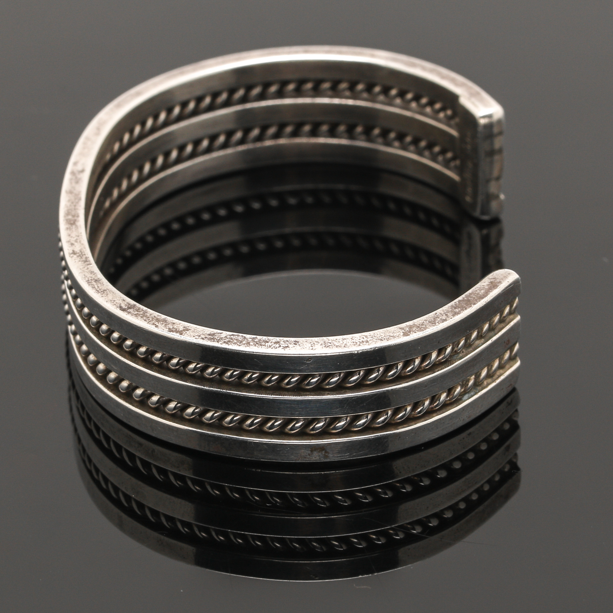 Tahe Navajo Diné Sterling Silver Wire Cuff Bangle