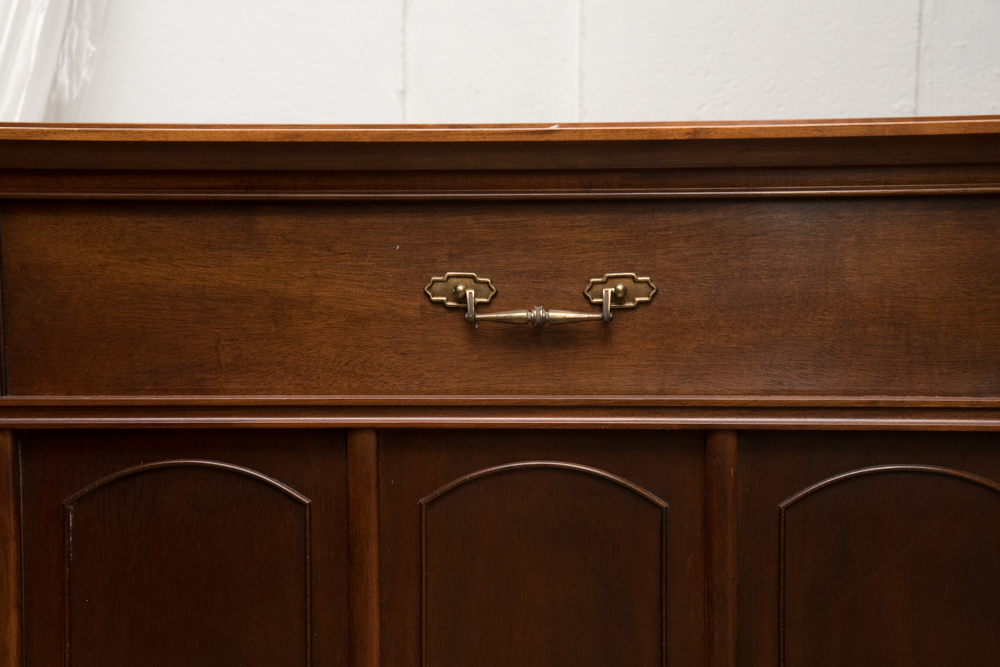 Mid Century Modern Magnavox Stereo Console