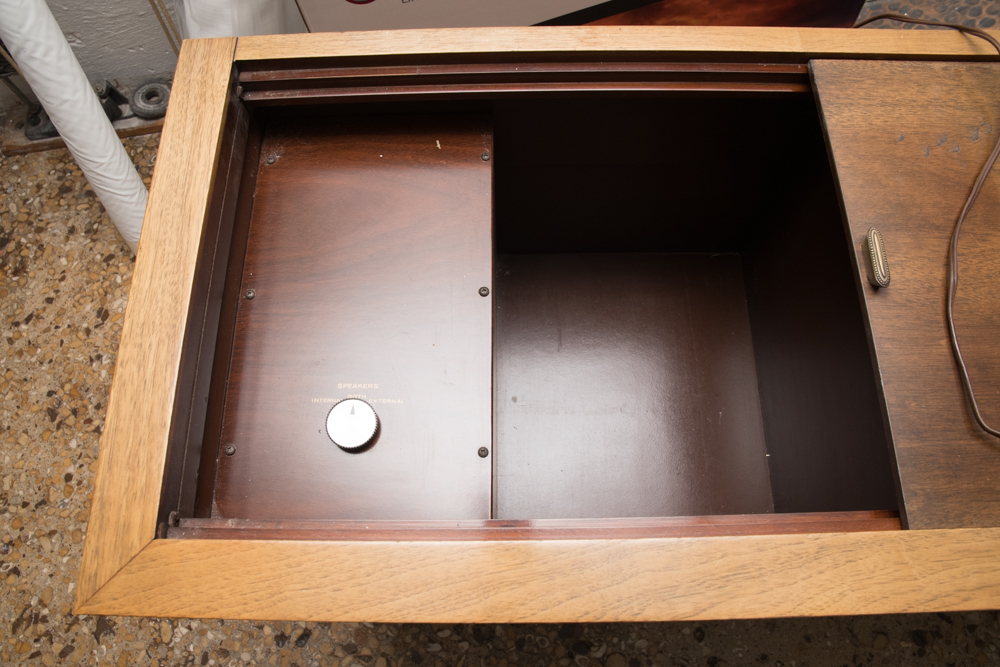 Mid Century Modern Magnavox Stereo Console