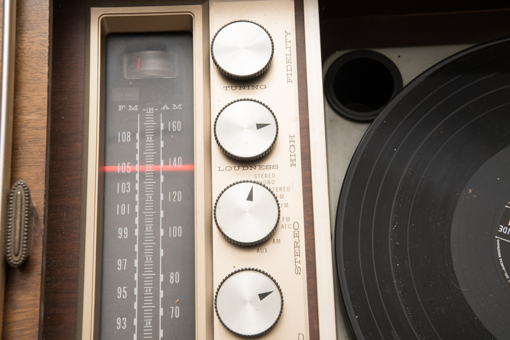 Mid Century Modern Magnavox Stereo Console