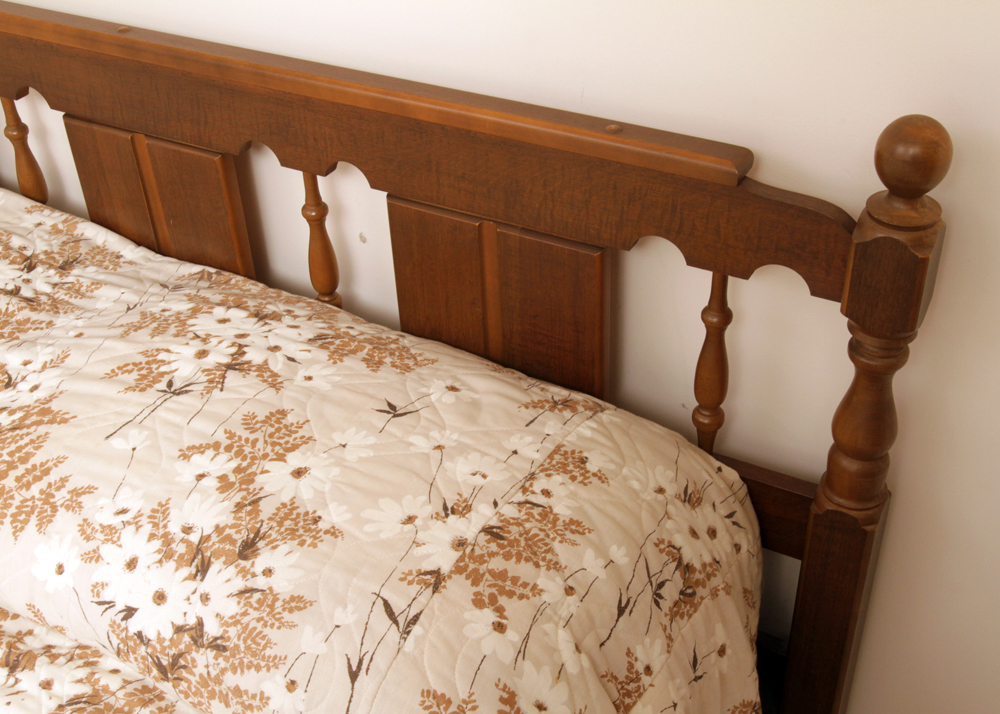 Colonial Style Maple Headboard with Full-Size Bed Frame