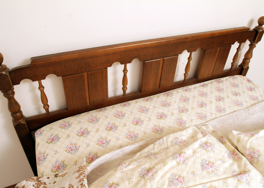 Colonial Style Maple Headboard with Full-Size Bed Frame