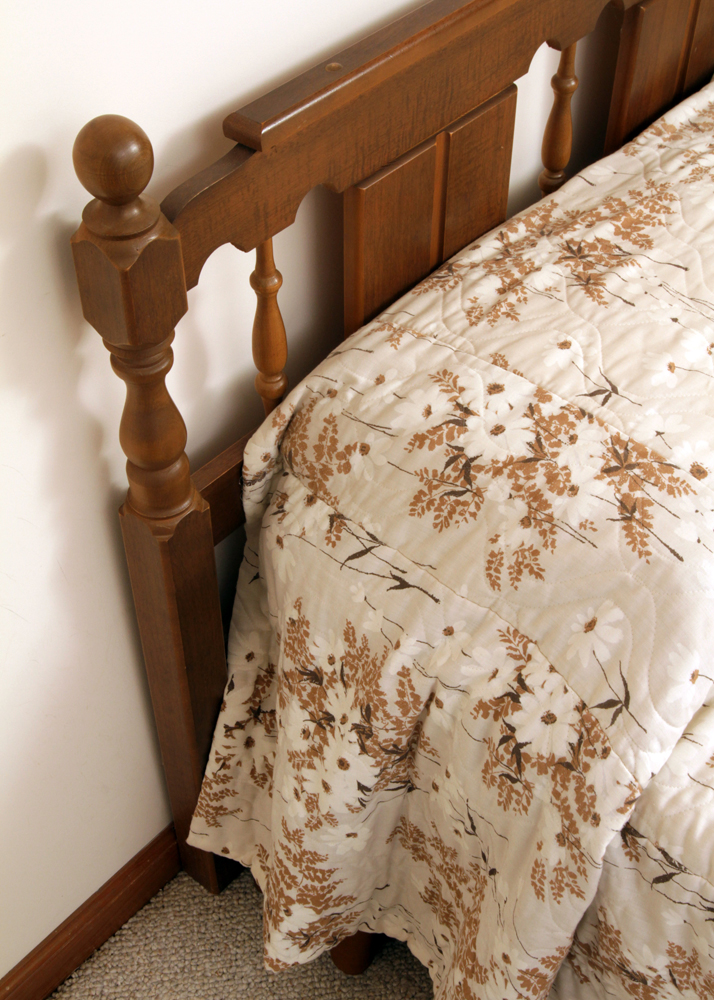 Colonial Style Maple Headboard with Full-Size Bed Frame