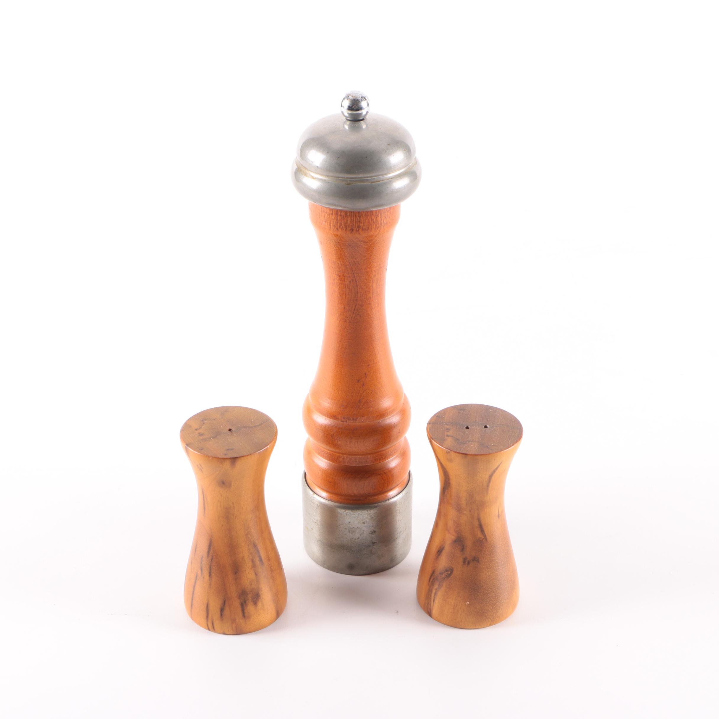 Olde Thompson Pepper Mill and Wooden Salt and Pepper Shakers