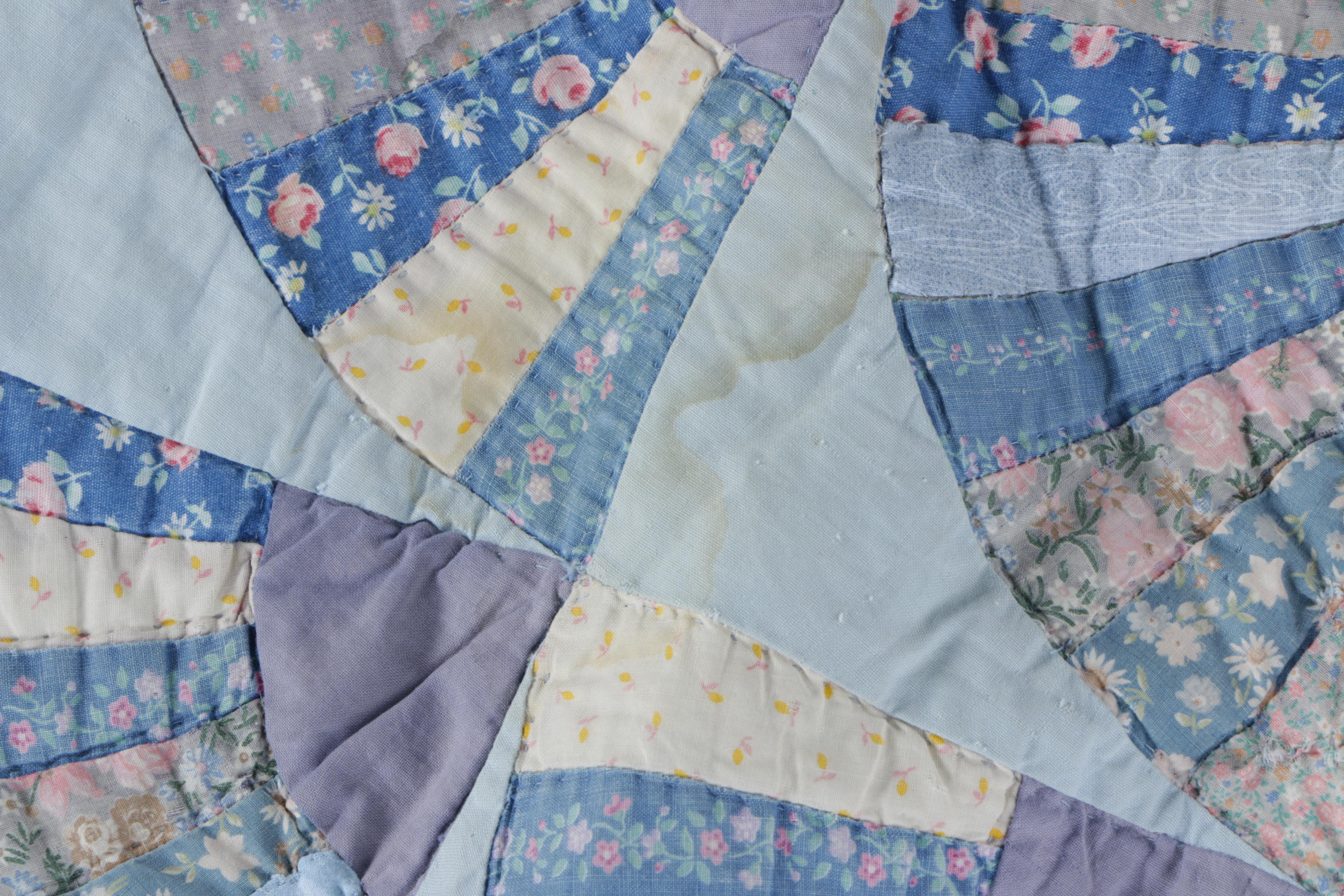 Vintage Handmade "Grandmother's Fan" Quilt