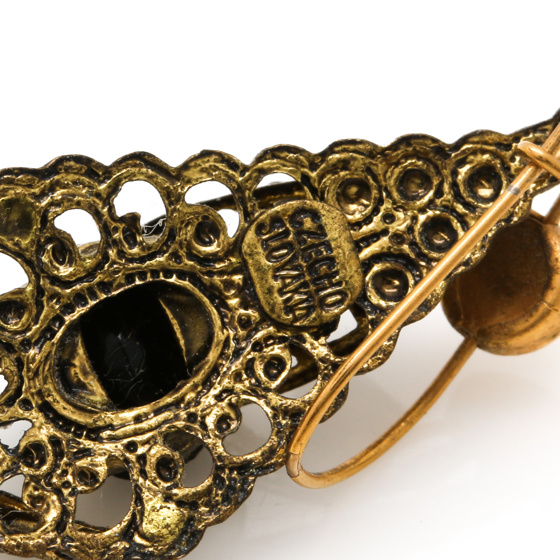 Victorian Gold Tone Sardonyx and Foilback Jewelry