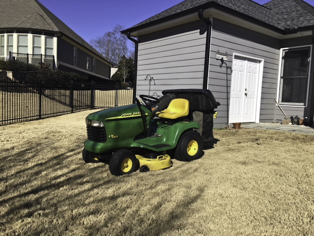 John Deere LT 155 Lawn Tractor with Bagging Attachment
