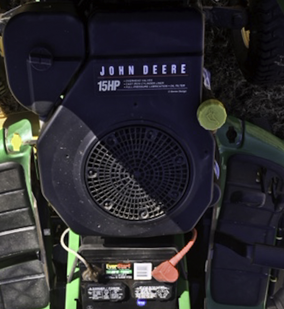 John Deere LT 155 Lawn Tractor with Bagging Attachment