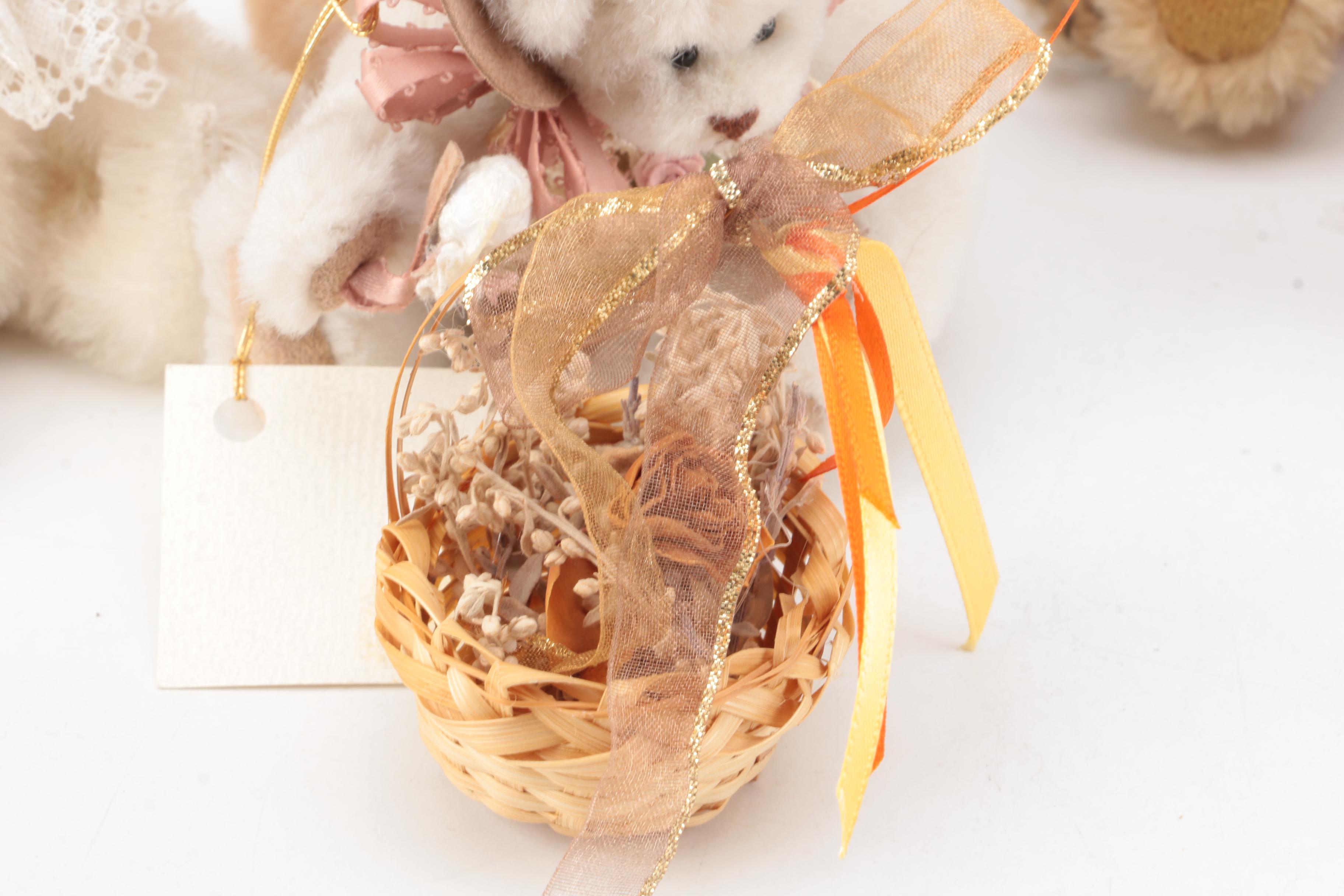 Vintage Teddy Bears Featuring Boyd and Sue Lain