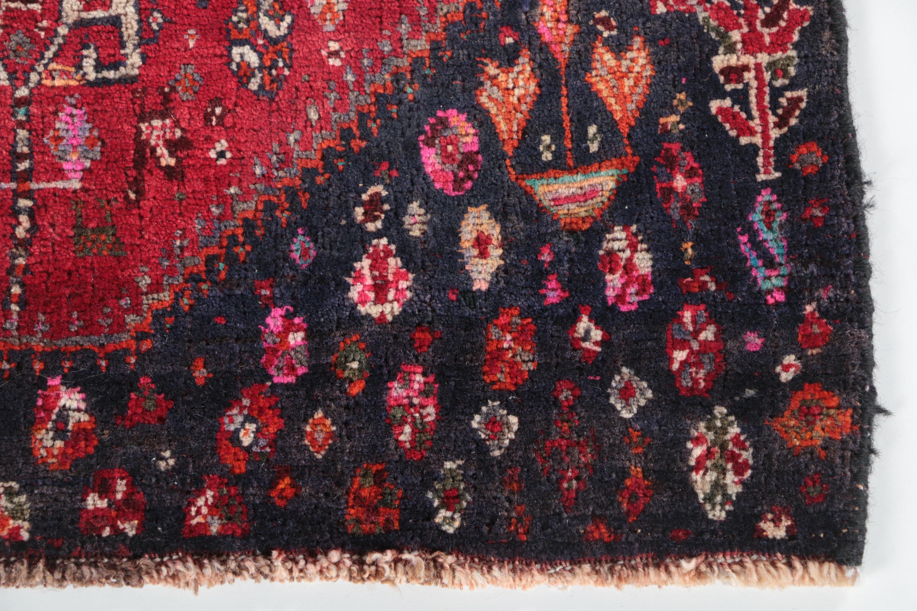 Hand-Knotted Persian Shiraz Accent Rug