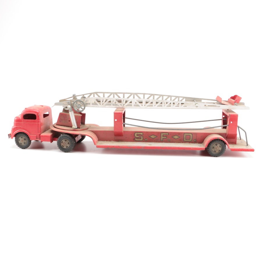 1950s Structo Pressed Steel Hook & Ladder Hydraulic Fire Truck