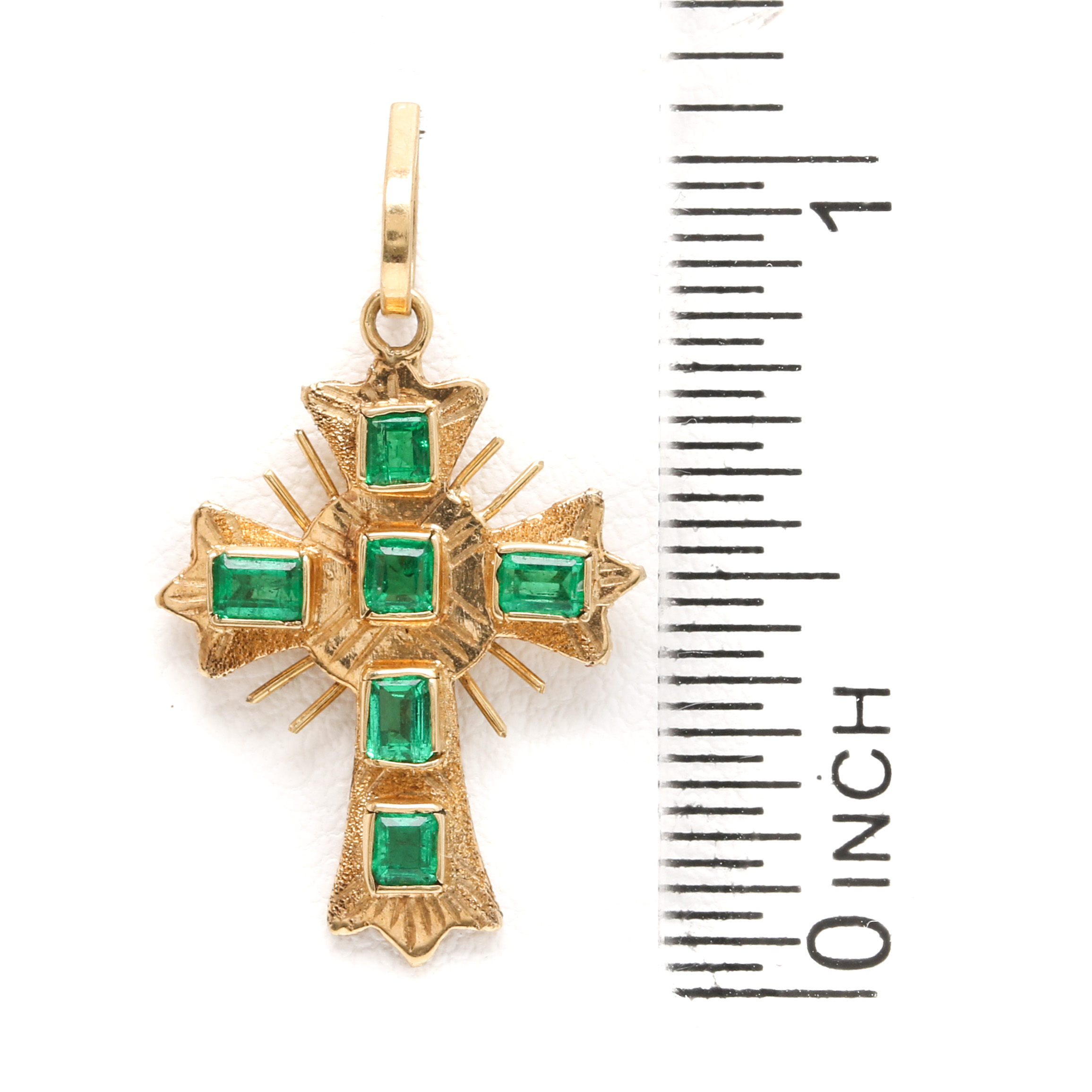 18K Yellow Gold Emerald Cross Pendant