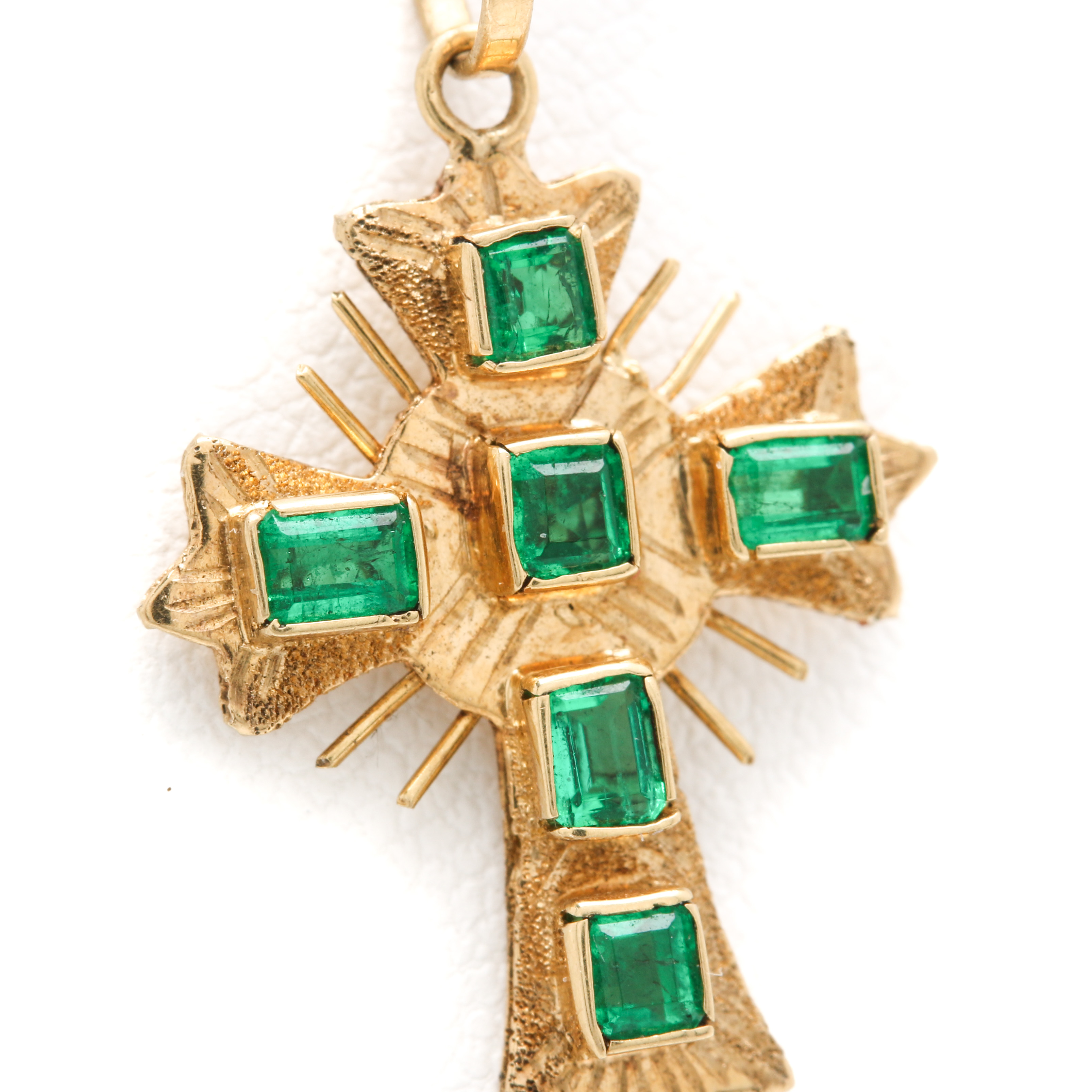 18K Yellow Gold Emerald Cross Pendant