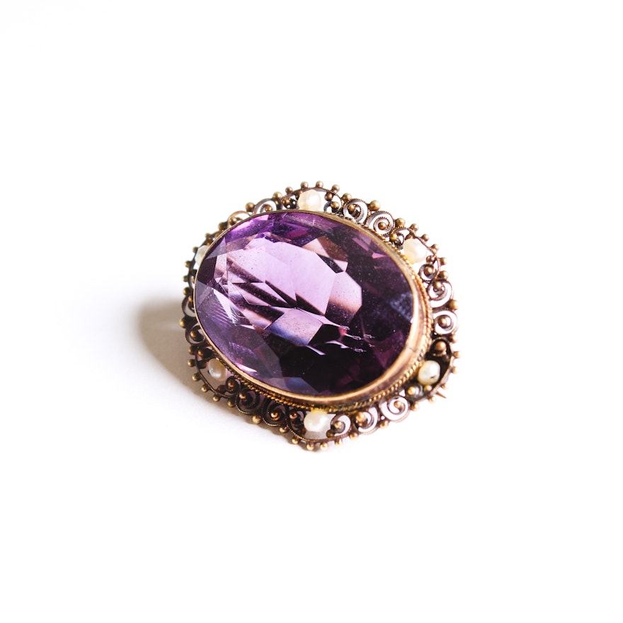 Early 20th Century 14K Yellow Gold 25.28 Carat Amethyst and Seed Pearl Brooch