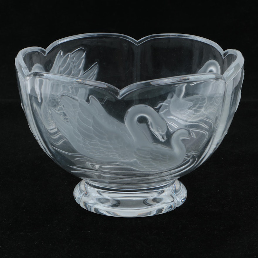 Frosted Crystal Swan Centerpiece Footed Bowl