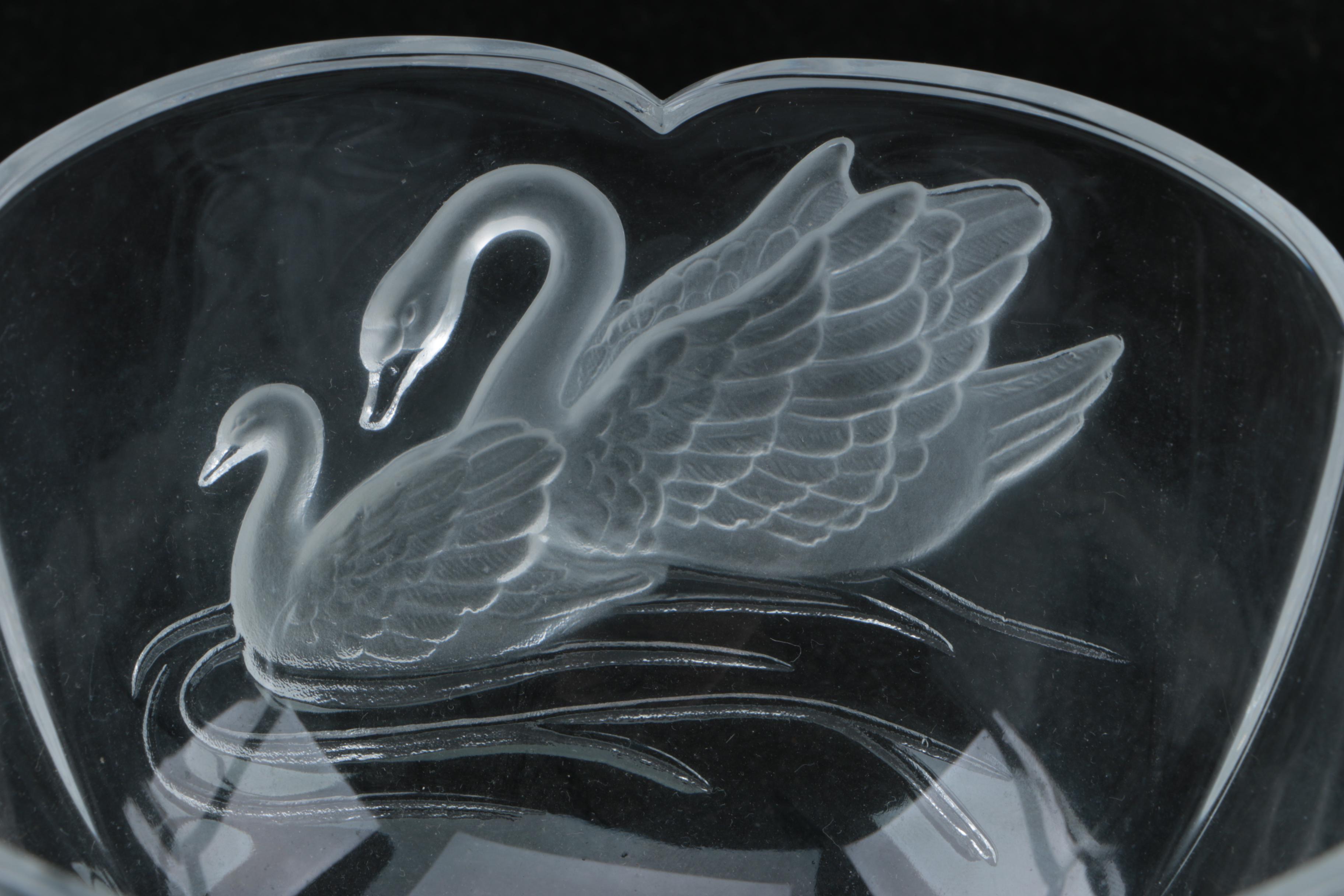 Frosted Crystal Swan Centerpiece Footed Bowl