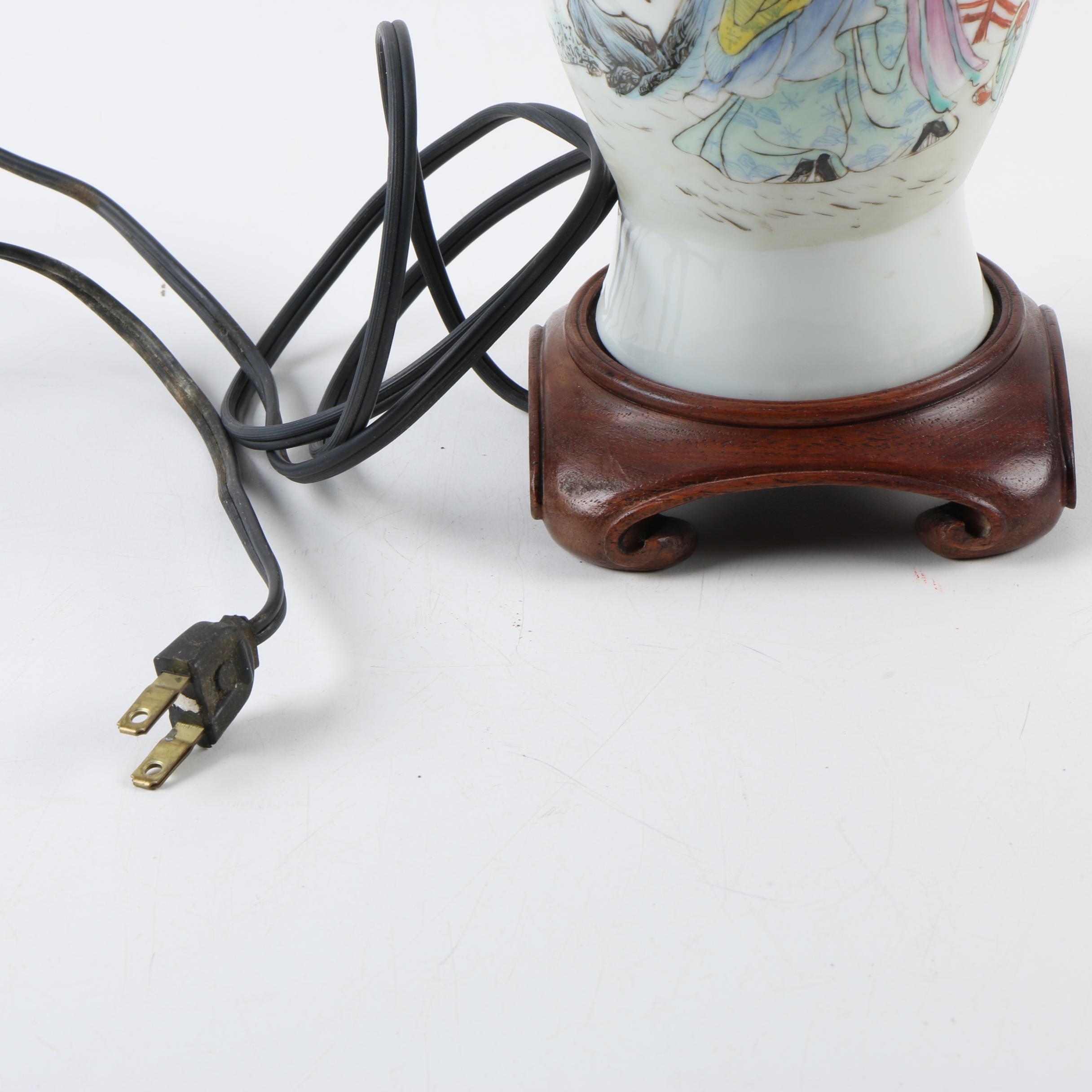 Chinese Ceramic Table Lamp