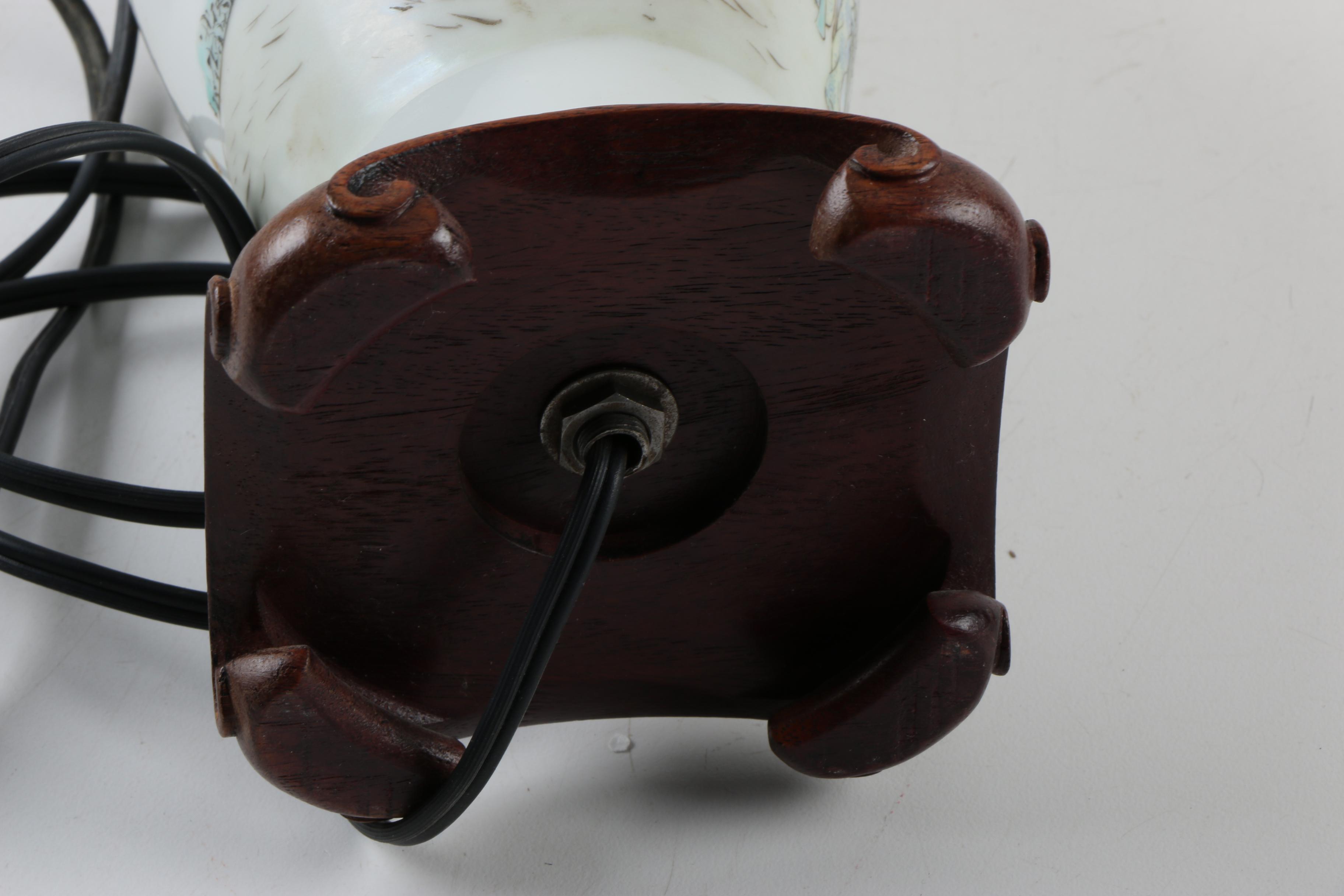 Chinese Ceramic Table Lamp