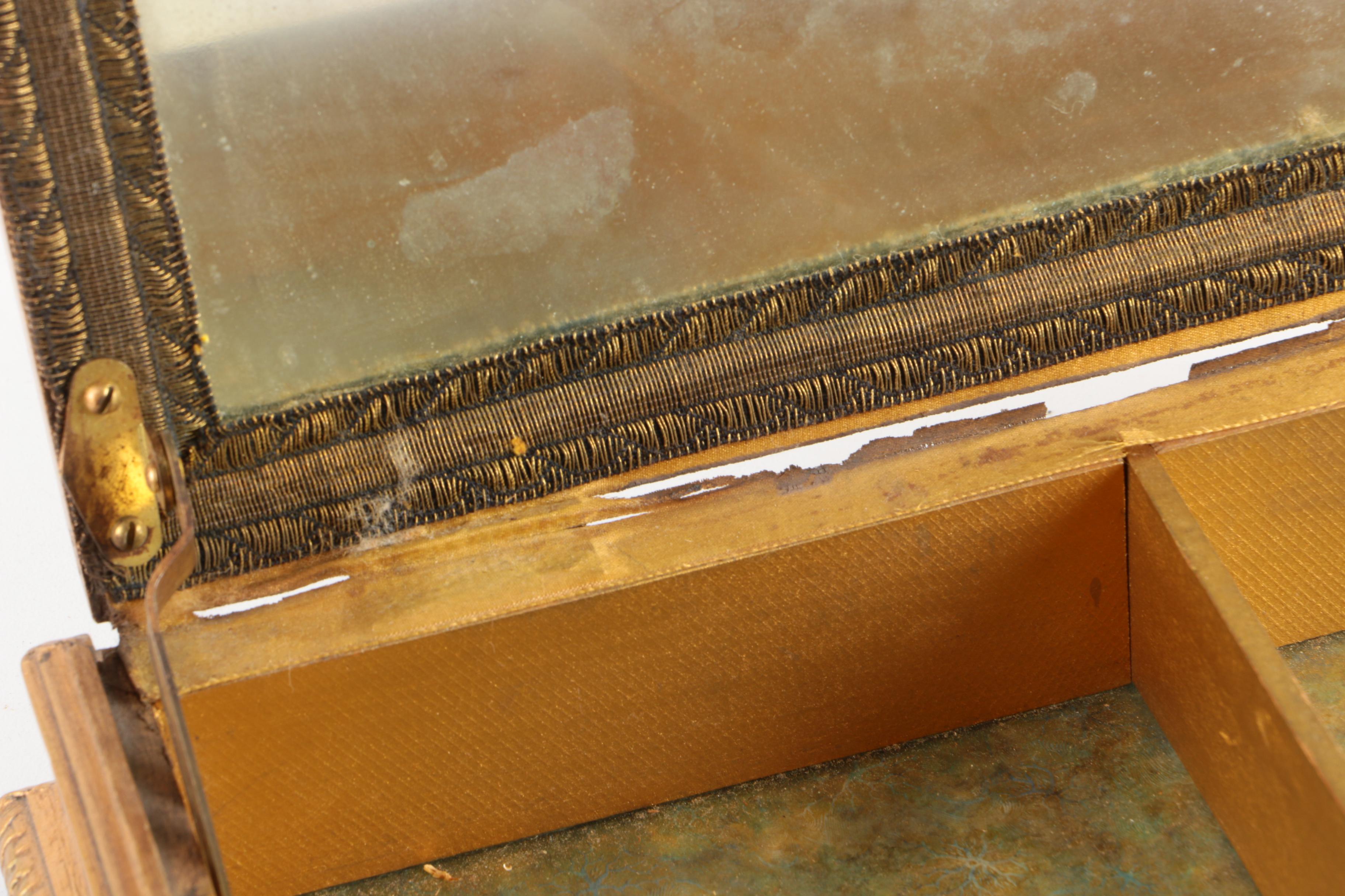 Vintage Vanity Box with Offset Lithograph