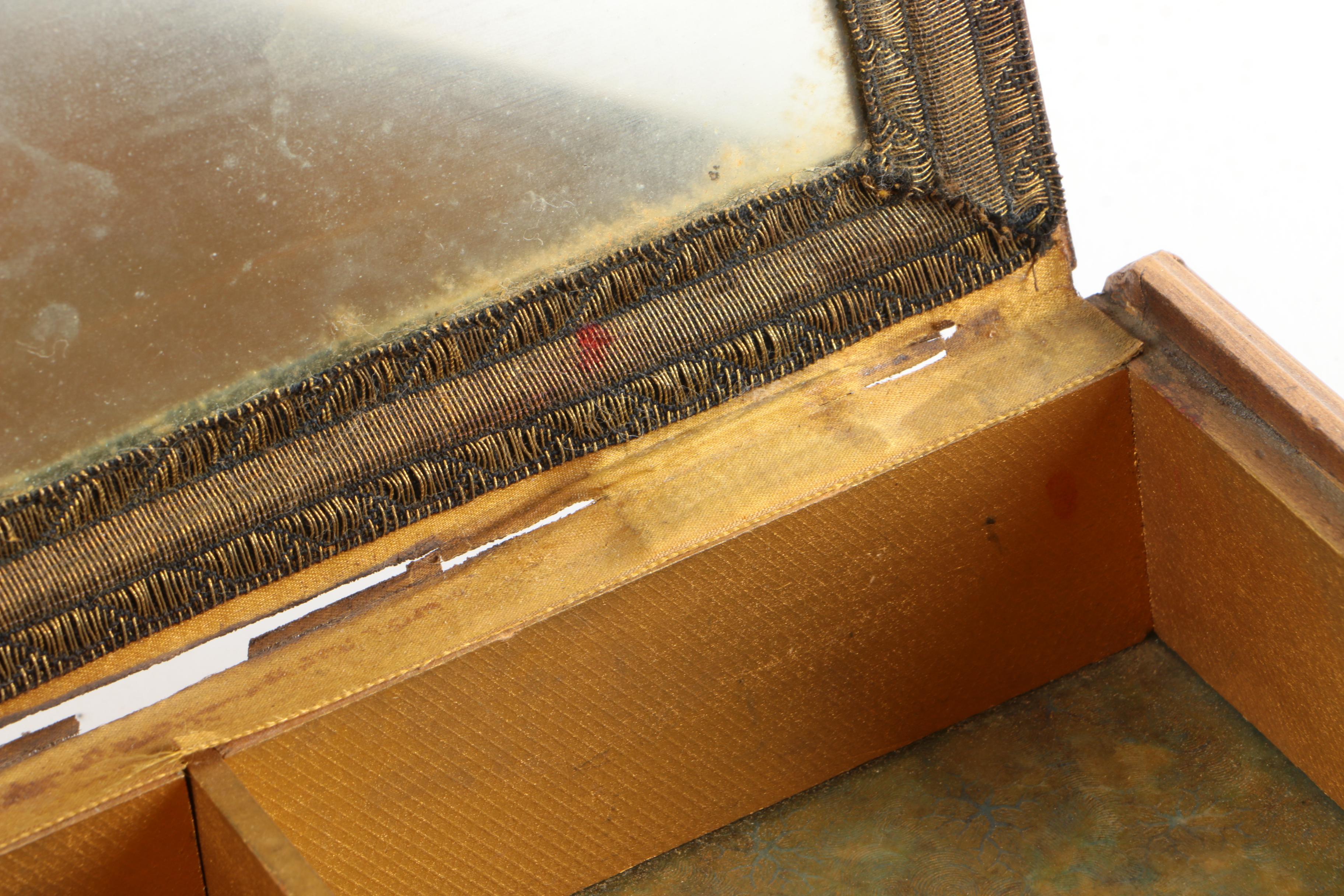 Vintage Vanity Box with Offset Lithograph