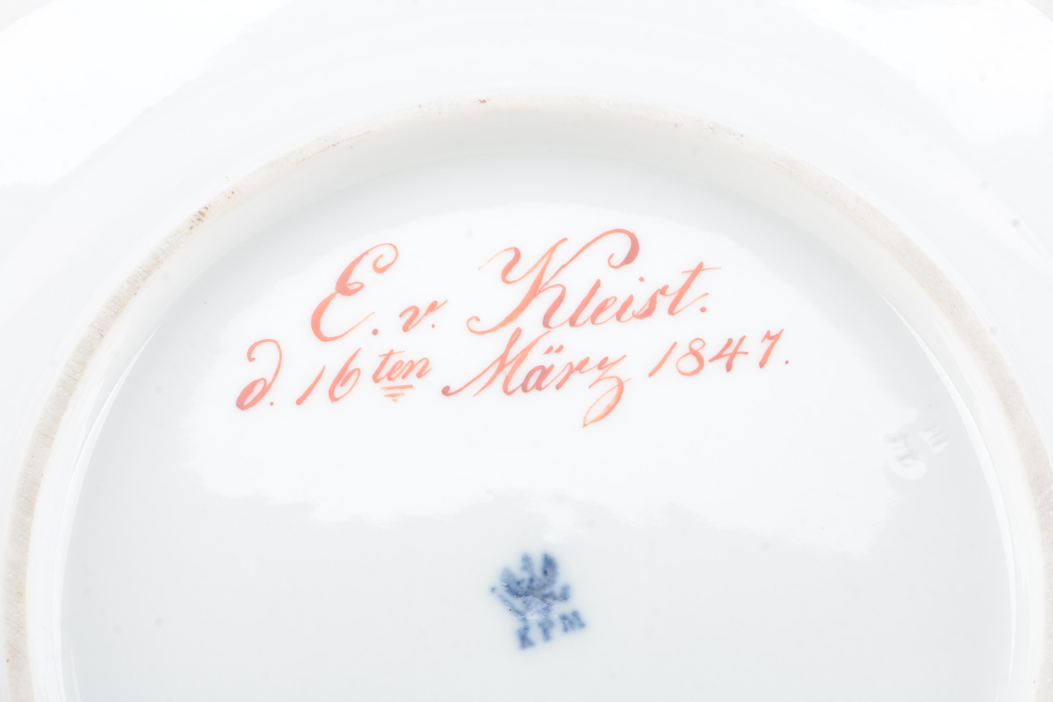 Antique Königliche Porzellan Manufaktur KPM Berlin Floral Dinner Plates 1844-47