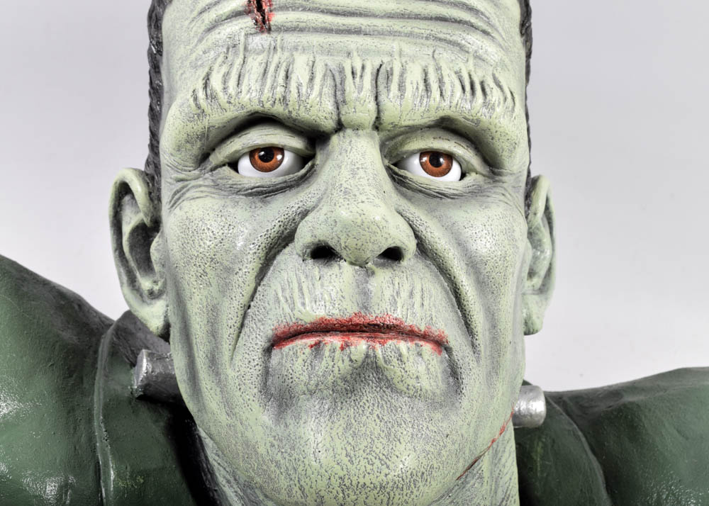 Classic Horror Film "Grave Walker" Decorations