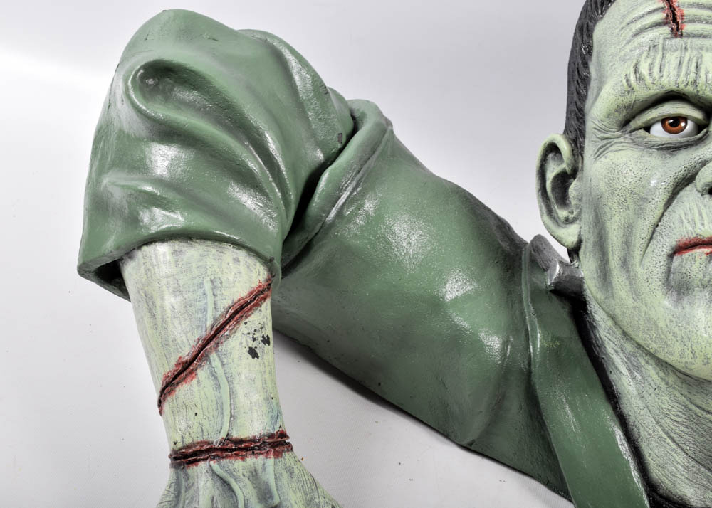 Classic Horror Film "Grave Walker" Decorations