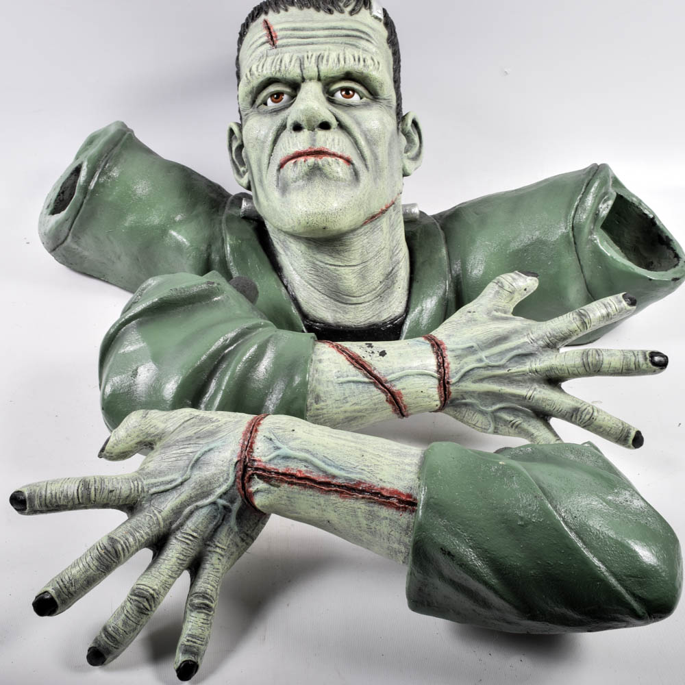 Classic Horror Film "Grave Walker" Decorations