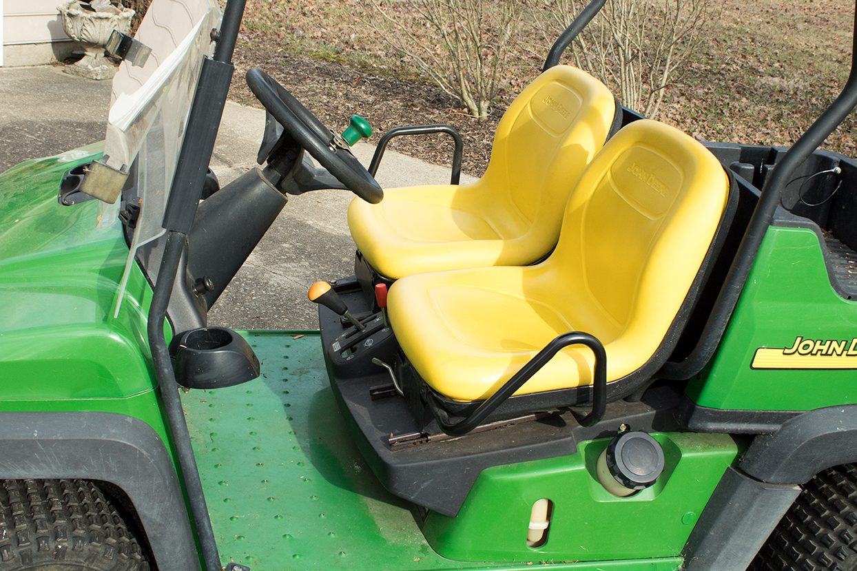 John Deere Gator CX Compact Utility Vehicle