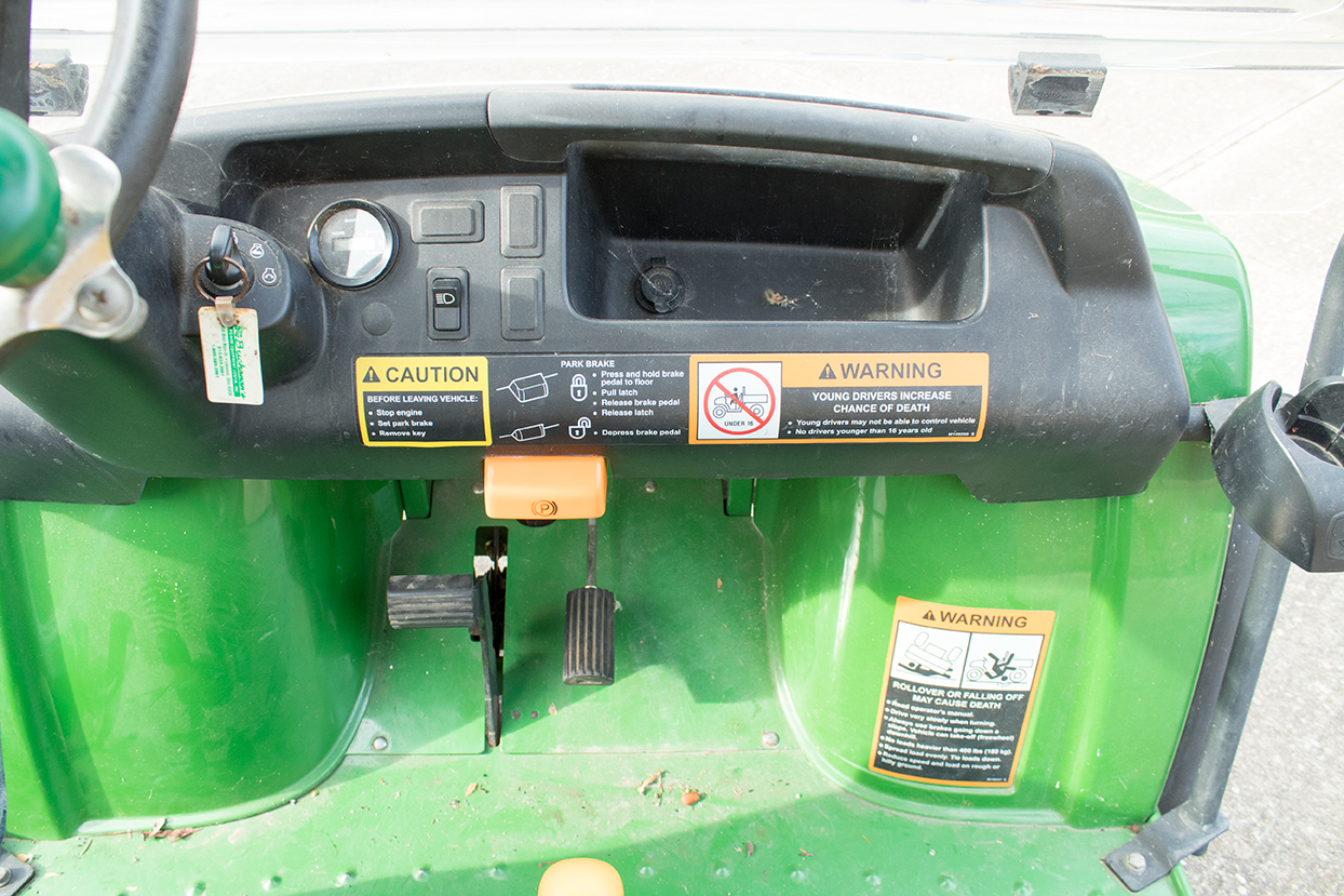 John Deere Gator CX Compact Utility Vehicle