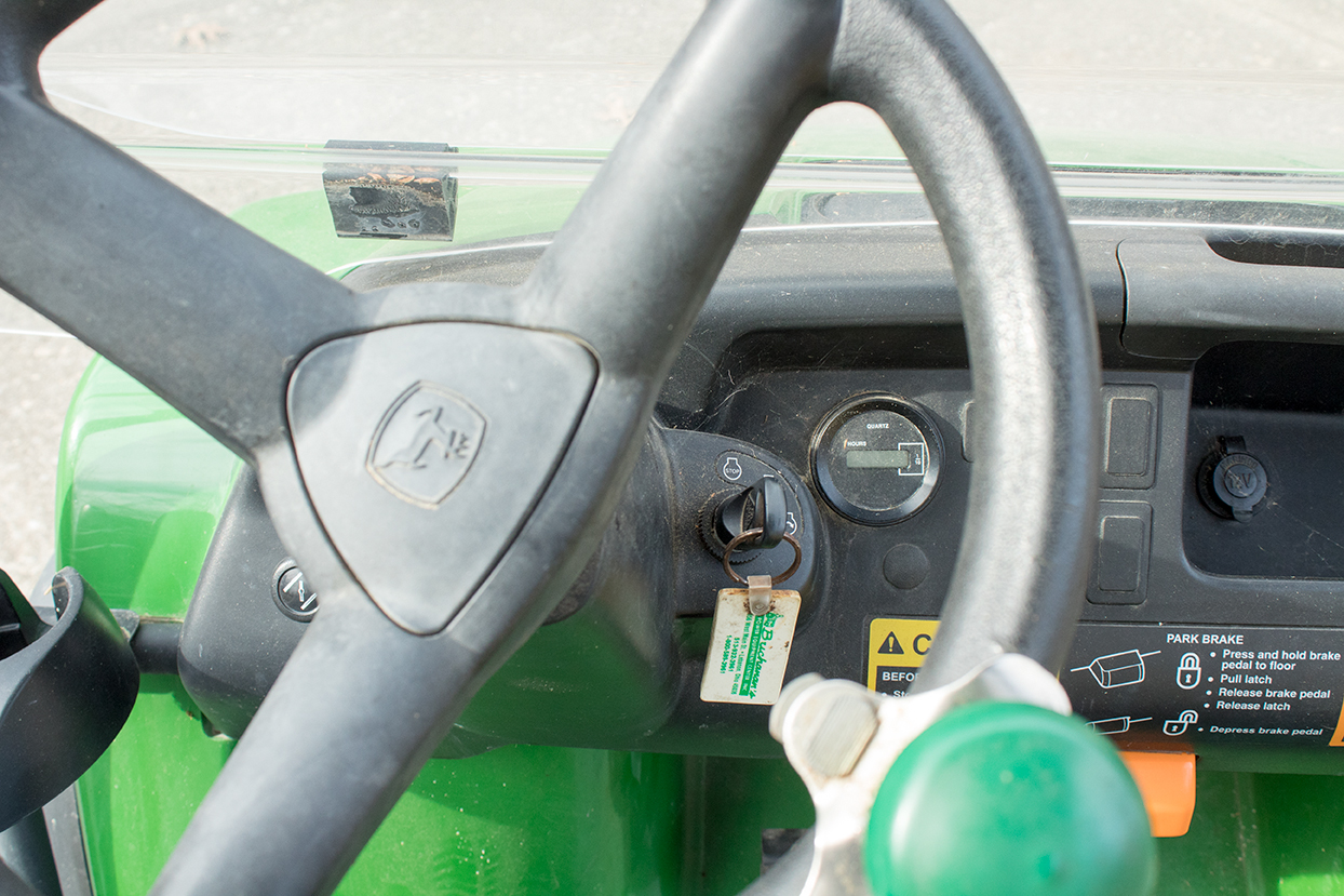 John Deere Gator CX Compact Utility Vehicle