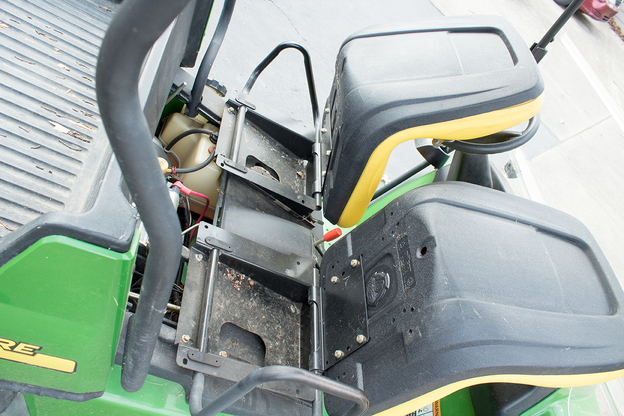 John Deere Gator CX Compact Utility Vehicle