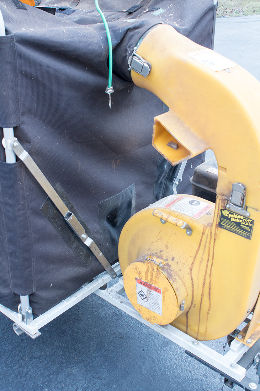 Cyclone Rake XL Leaf and Lawn Vacuum