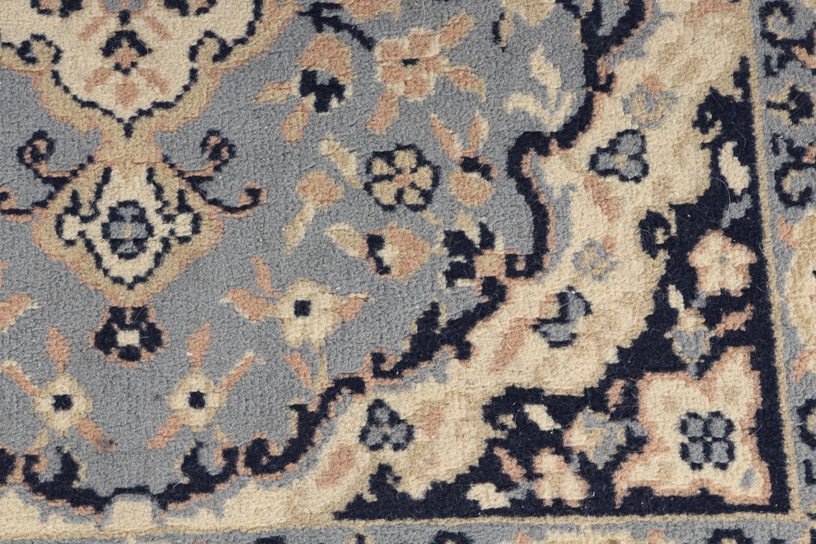 Machine Made Persian Style Accent Rug