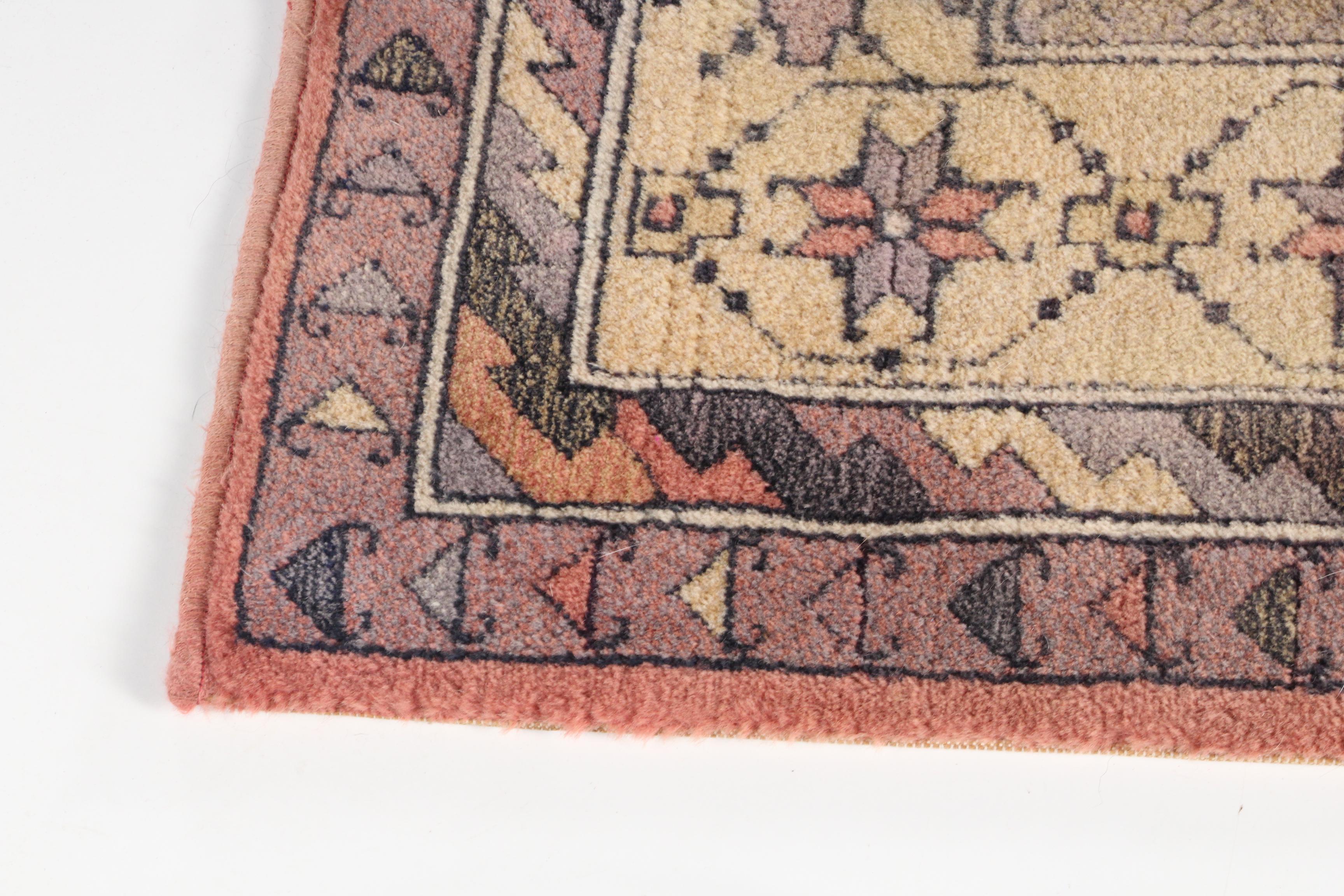 Power-Loomed Caucasian Style Carved Wool Area Rug