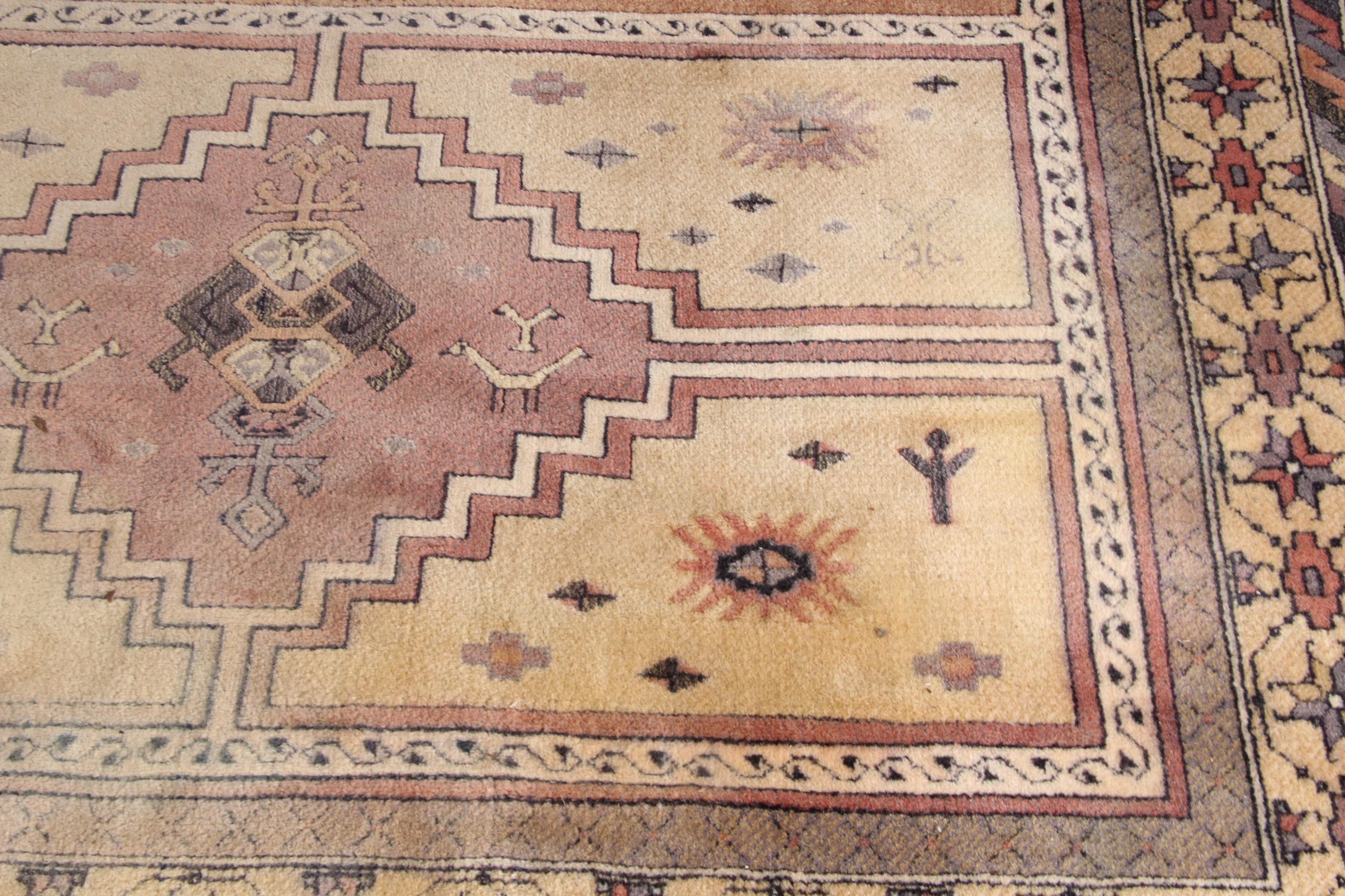 Power-Loomed Caucasian Style Carved Wool Area Rug