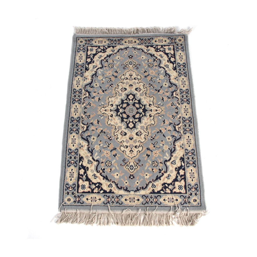 Machine Made Persian Style Accent Rug