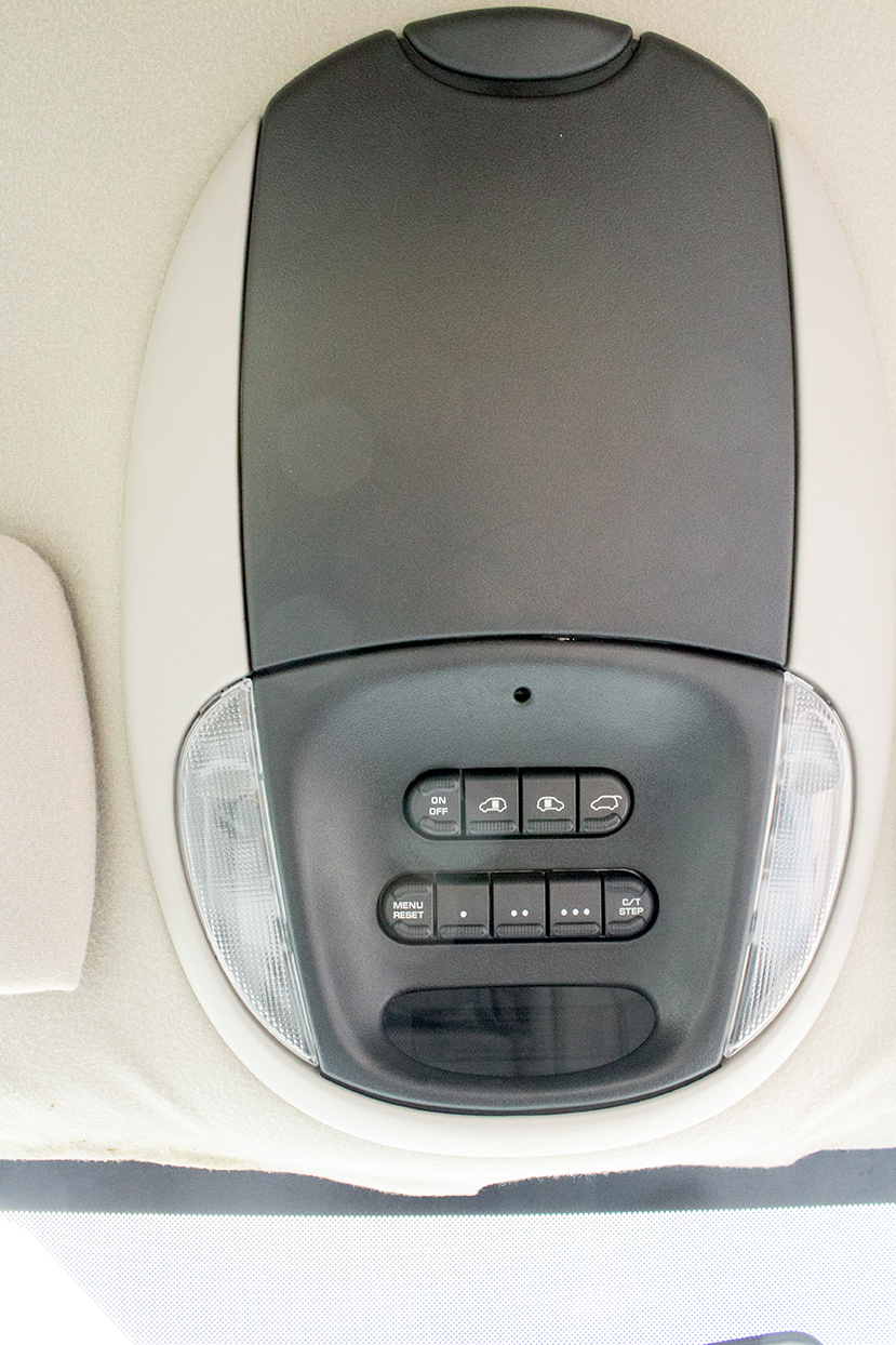 2005 Chrysler Town and Country Touring Minivan